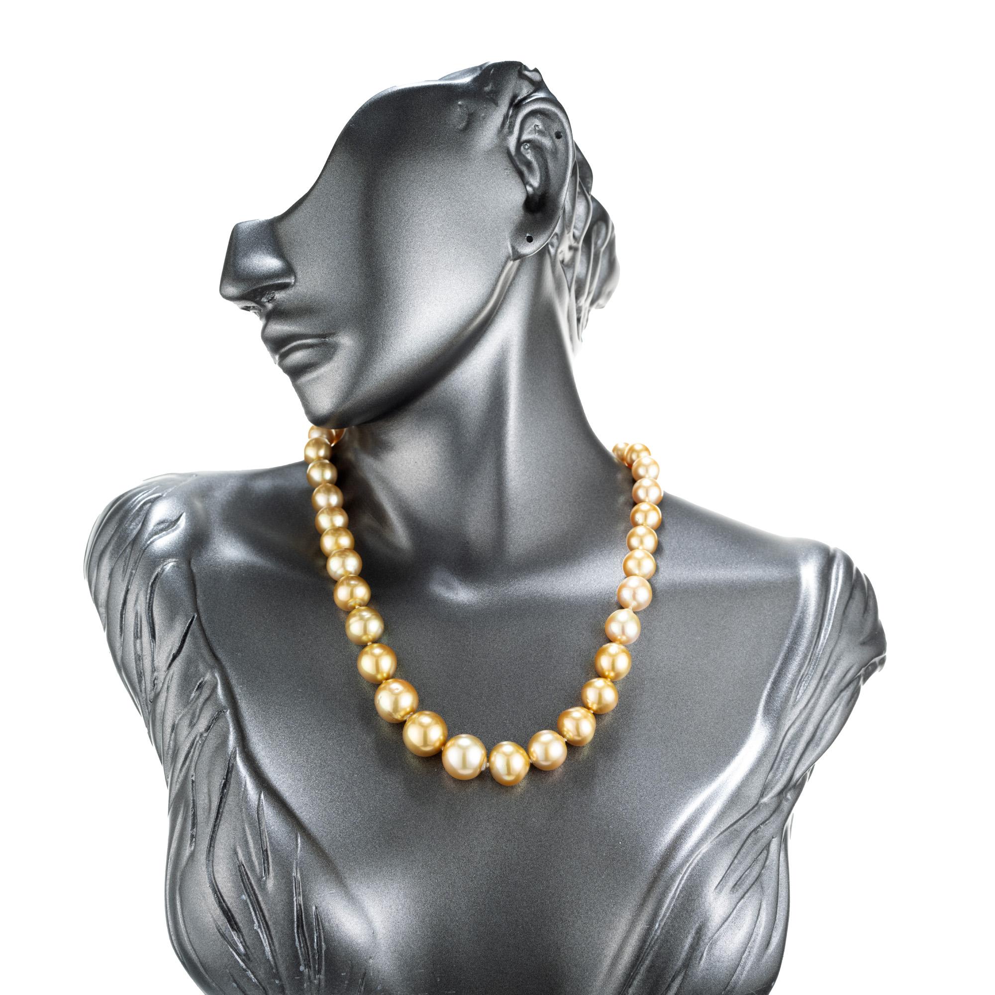 Golden Yellow South Sea Cultured Pearl Yellow Gold Graduated Necklace In Good Condition For Sale In Stamford, CT