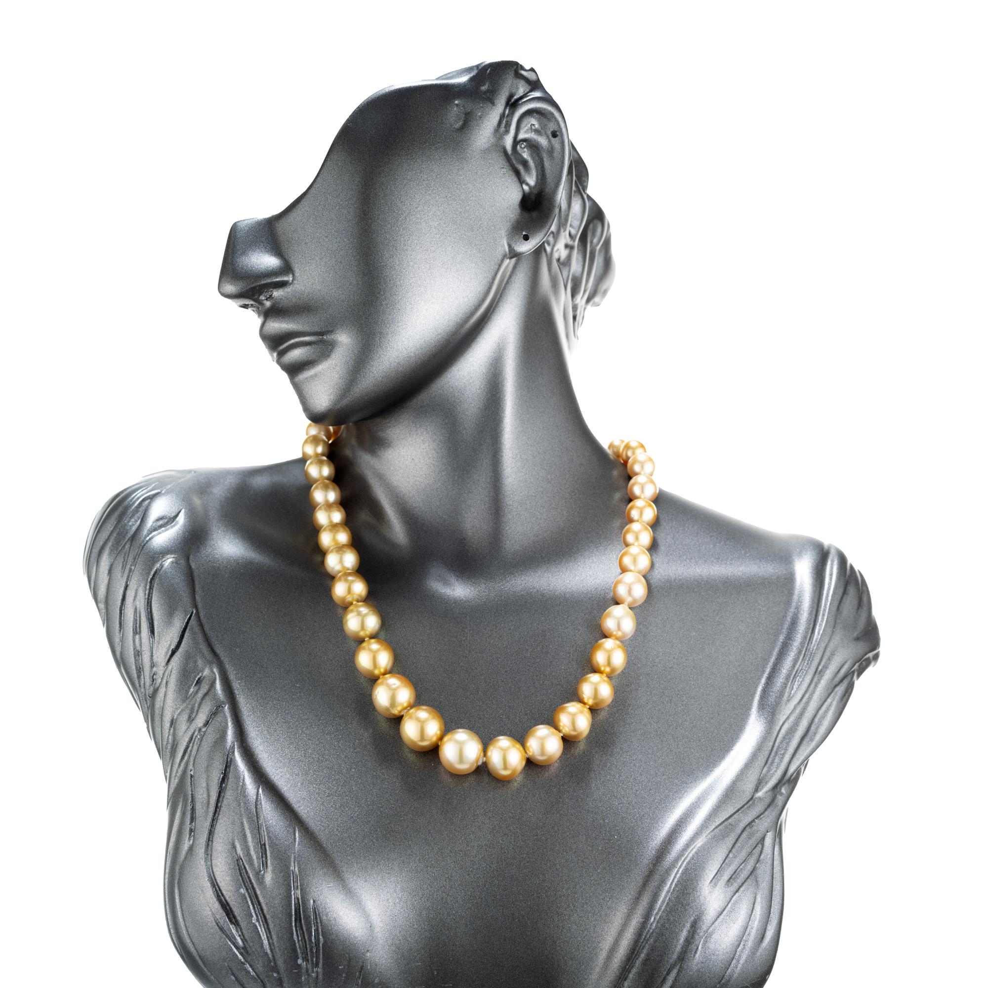 Golden Yellow South Sea Cultured Pearl Yellow Gold Graduated Necklace In Good Condition In Stamford, CT