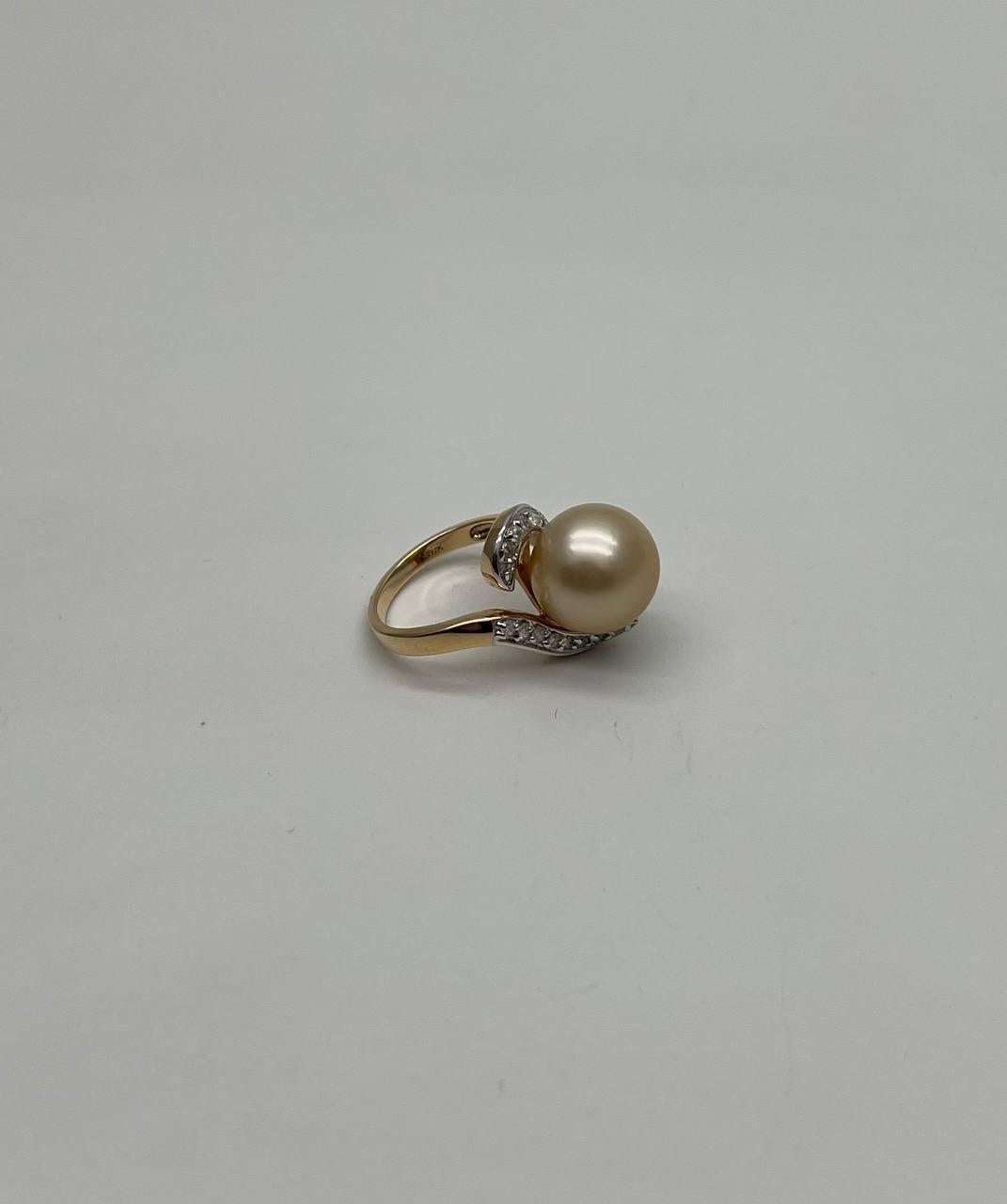 Mixed Cut Golden Yellow South Sea Pearl Diamond Spiral Curve14K Yellow Gold Statement Ring For Sale