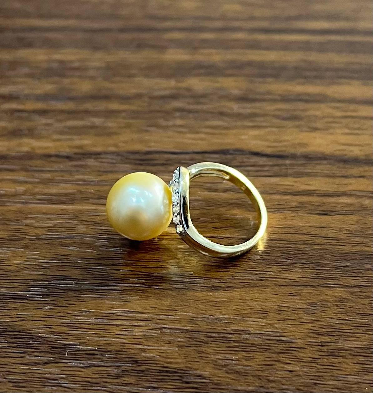 Women's Golden Yellow South Sea Pearl Diamond Spiral Curve14K Yellow Gold Statement Ring For Sale