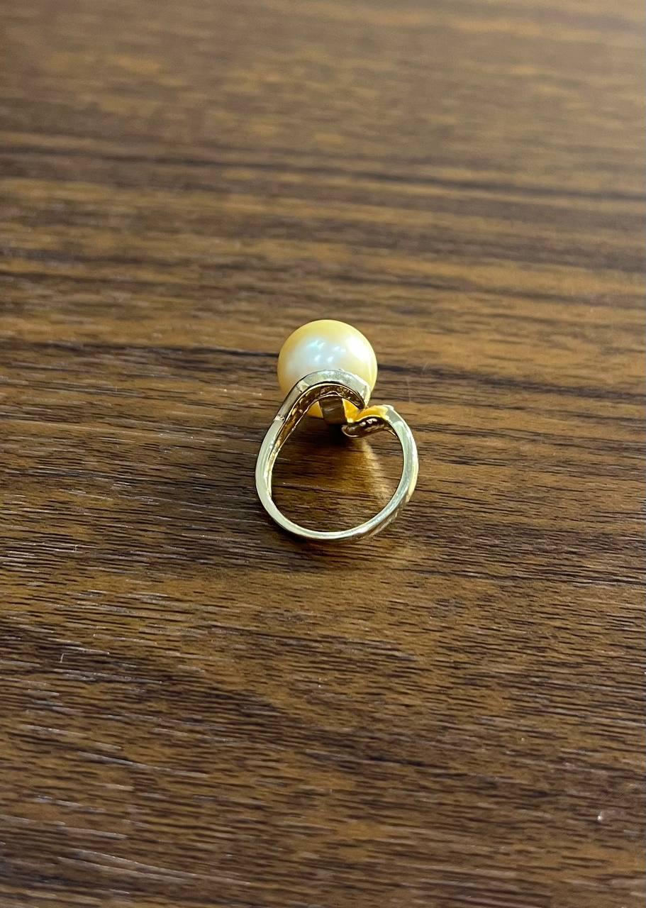 Golden Yellow South Sea Pearl Diamond Spiral Curve14K Yellow Gold Statement Ring For Sale 3