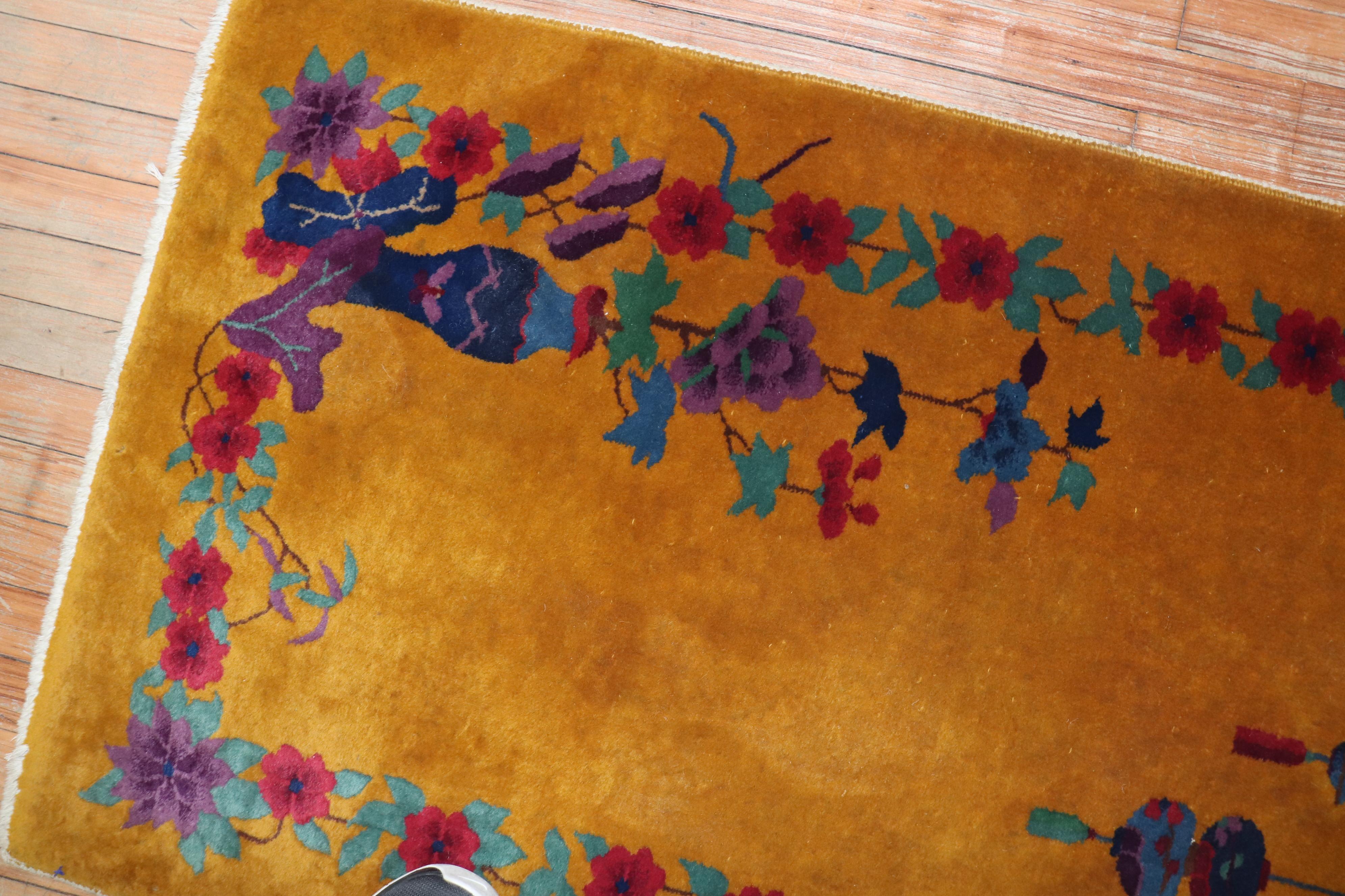 Chinesischer Art-Déco-Teppich in Schachtelgröße von Goldenrod (Wolle) im Angebot