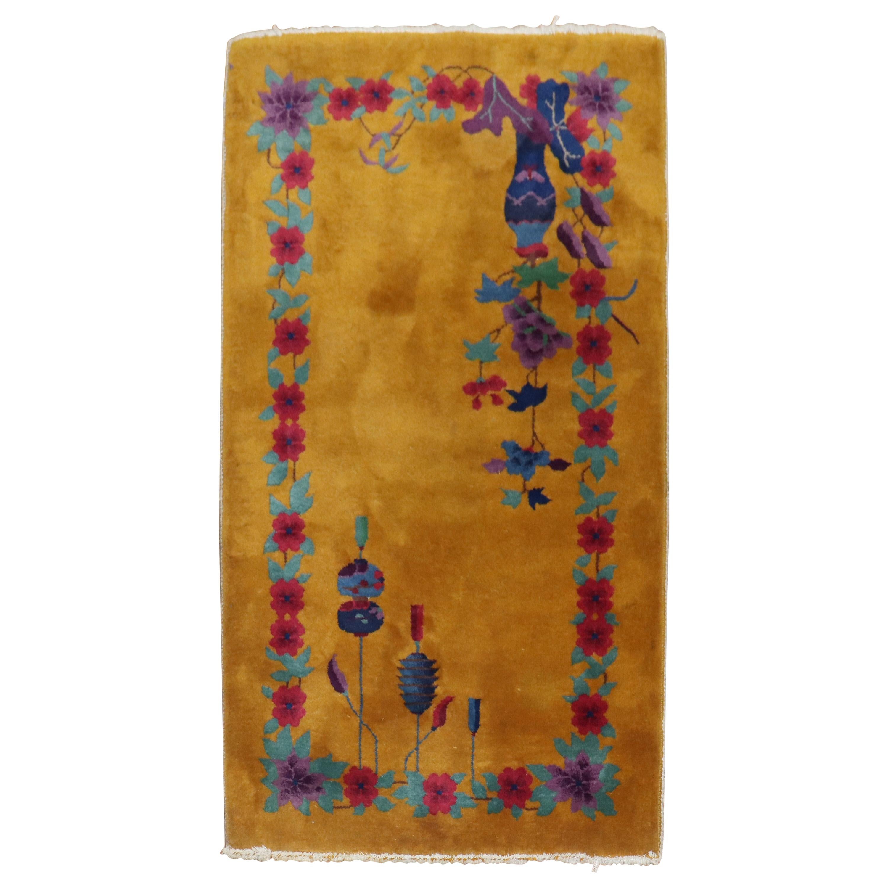 Chinesischer Art-Déco-Teppich in Schachtelgröße von Goldenrod