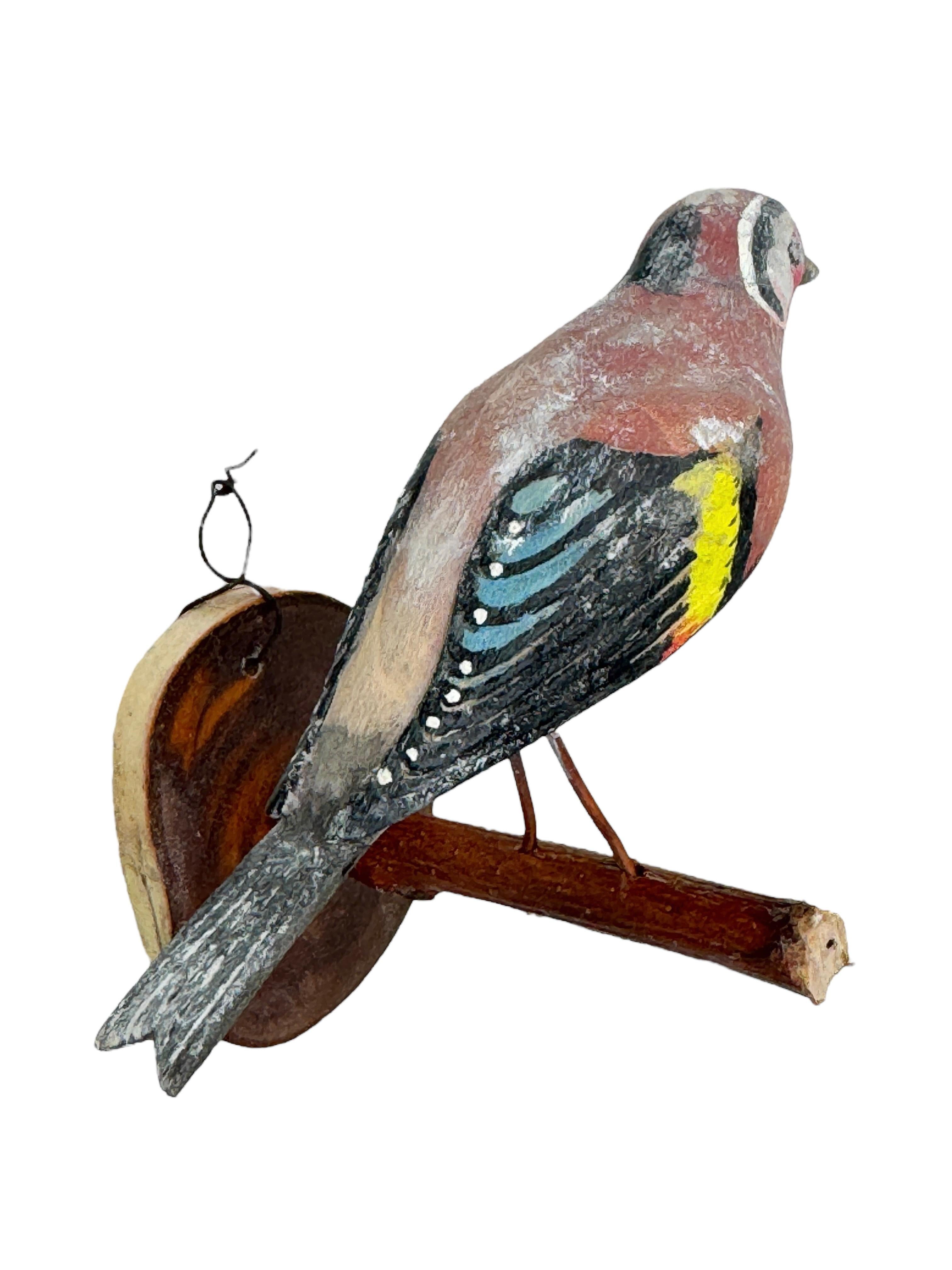 Jilguero Vichtauer Pájaro de madera tallada a mano Arte popular de la Selva Negra, Austria, años 20 Austríaco en venta