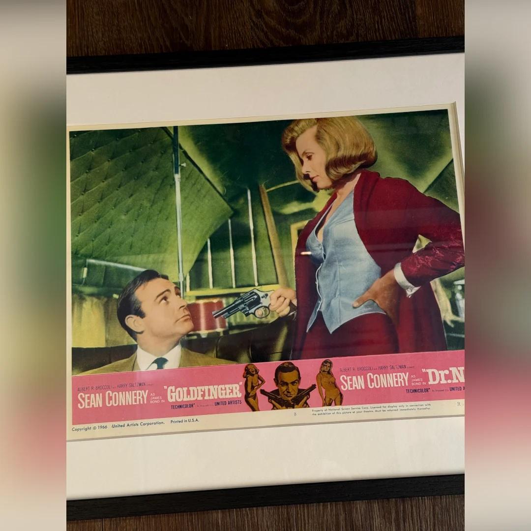 Goldfinger / Dr. No (1966r) (Mitte des 20. Jahrhunderts) im Angebot
