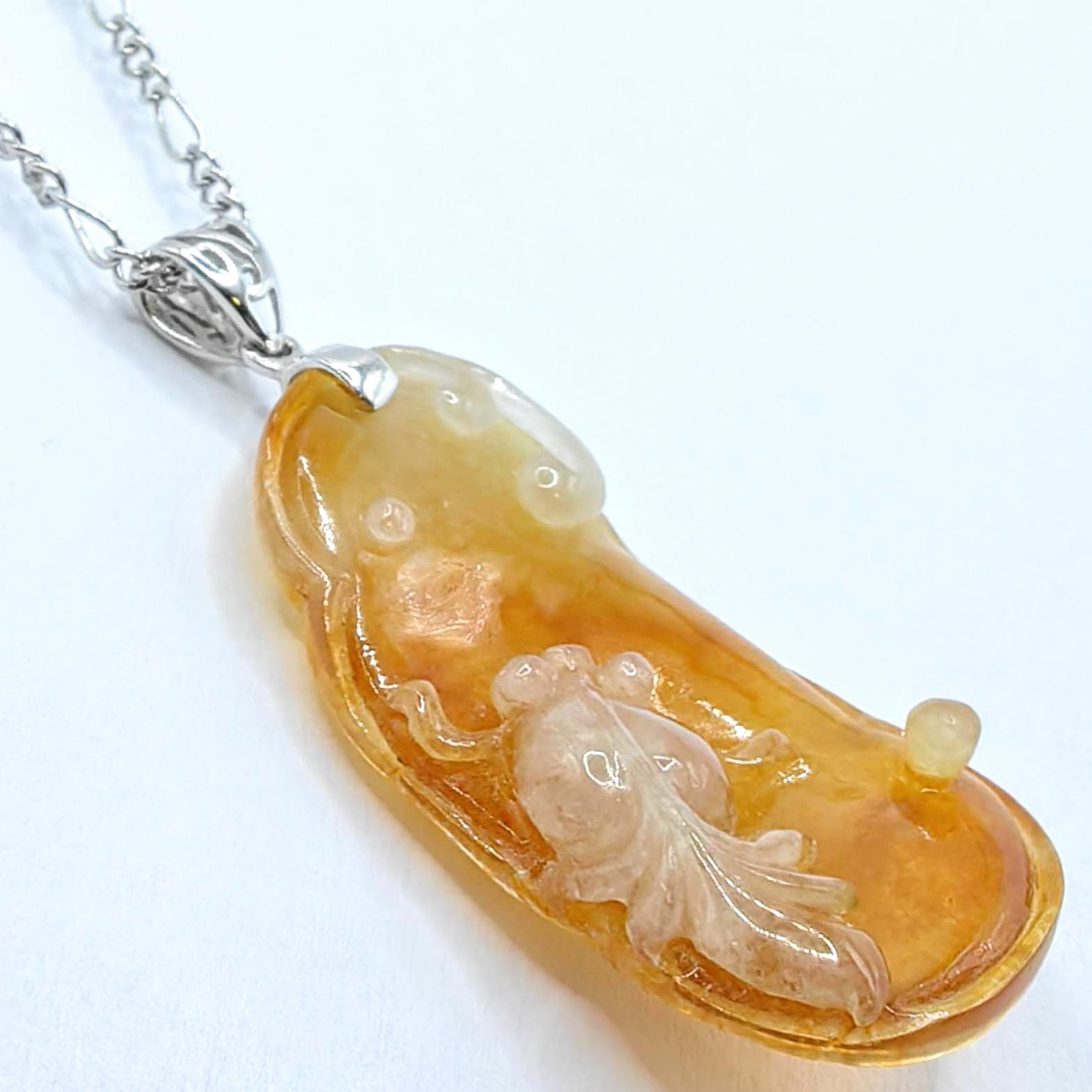 Goldfish in Pond Honey Amber Certified Jadeite Jade Pendant in 18K White Gold In New Condition For Sale In Wan Chai District, HK