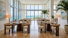 Goldie Esstischstuhl von Nolita Harbour mit Samtpolsterung, Nussbaum und Messing