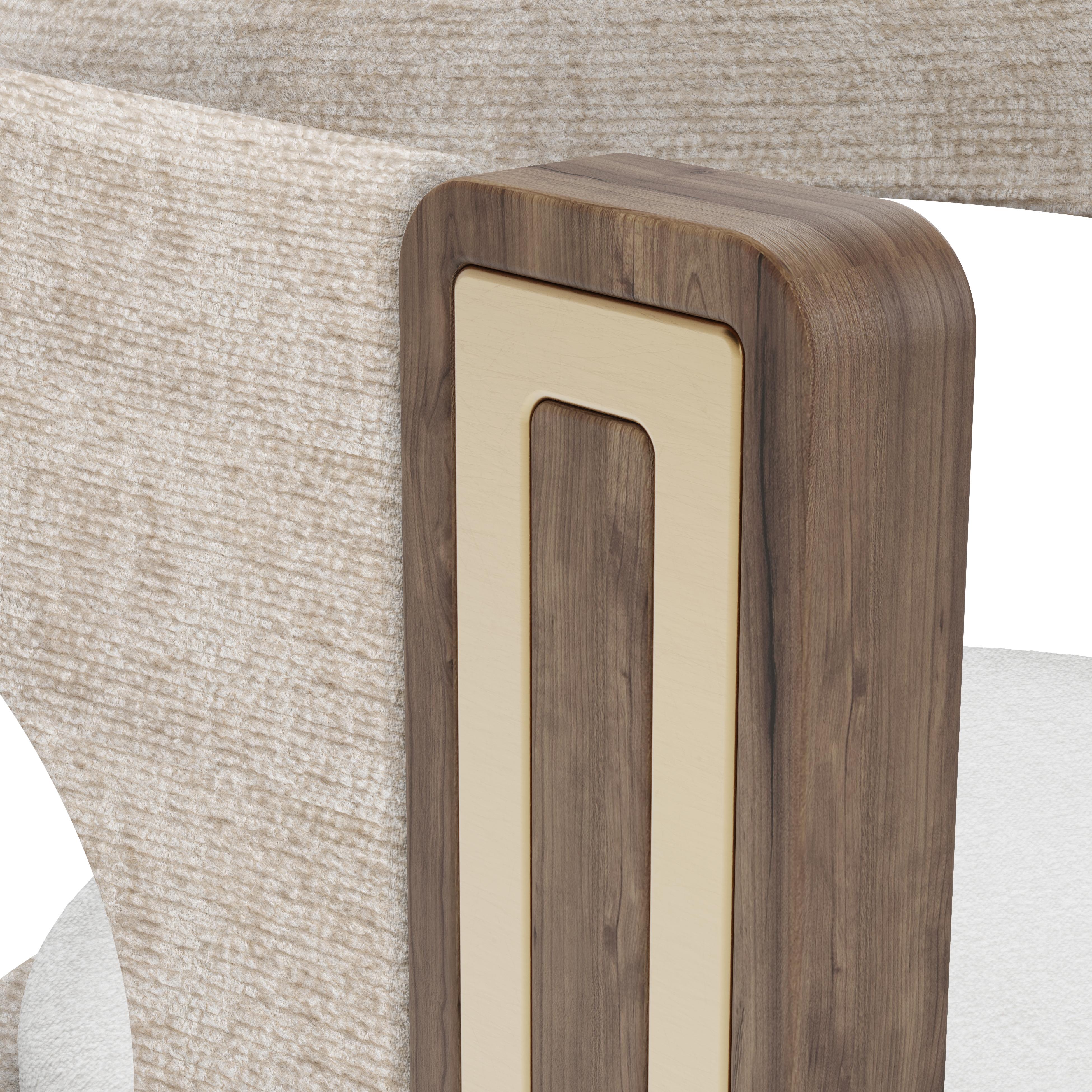 Goldie Dining Chair by Nolita Harbour in Velvet Upholstery with Walnut and Brass Portugués en venta