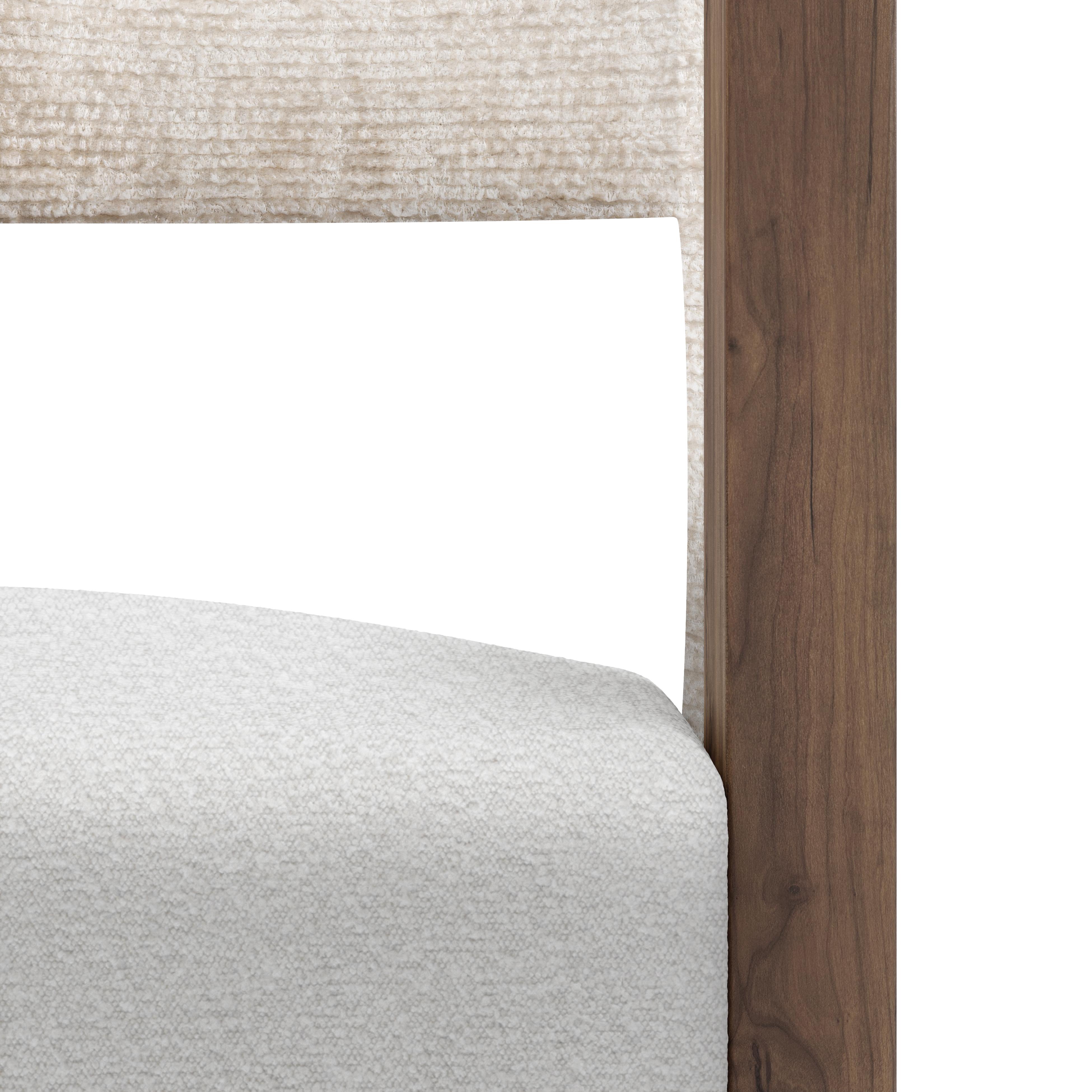 Goldie Dining Chair by Nolita Harbour in Velvet Upholstery with Walnut and Brass en Nuevo estado para la venta en Carvalhosa, PT