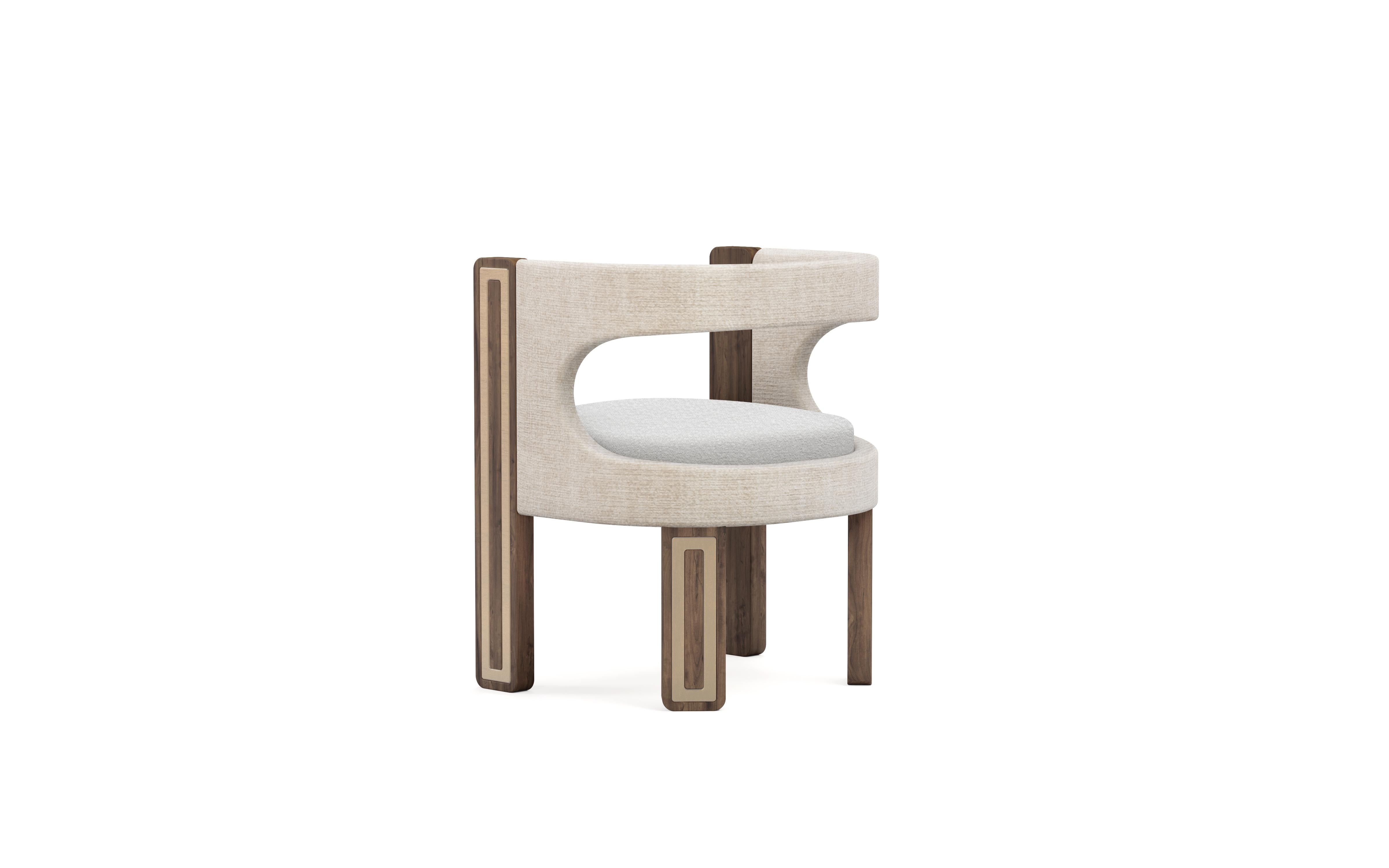 Goldie Dining Chair by Nolita Harbour in Velvet Upholstery with Walnut and Brass Latón en venta