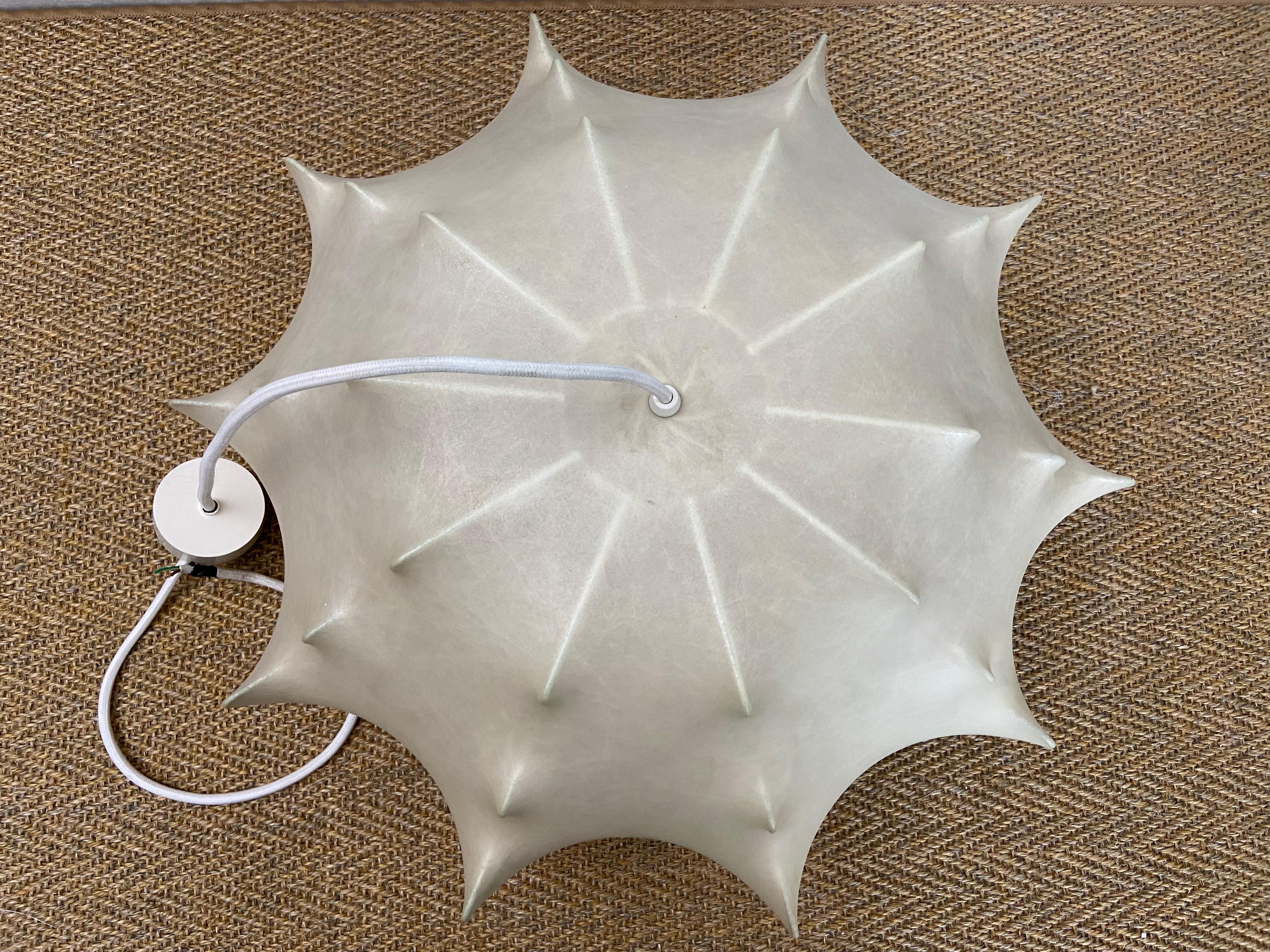 Goldkant Cocoon-Leuchte im Stil von Achille & Pier Giacomo Castiglioni Taraxacum S (Mitte des 20. Jahrhunderts)