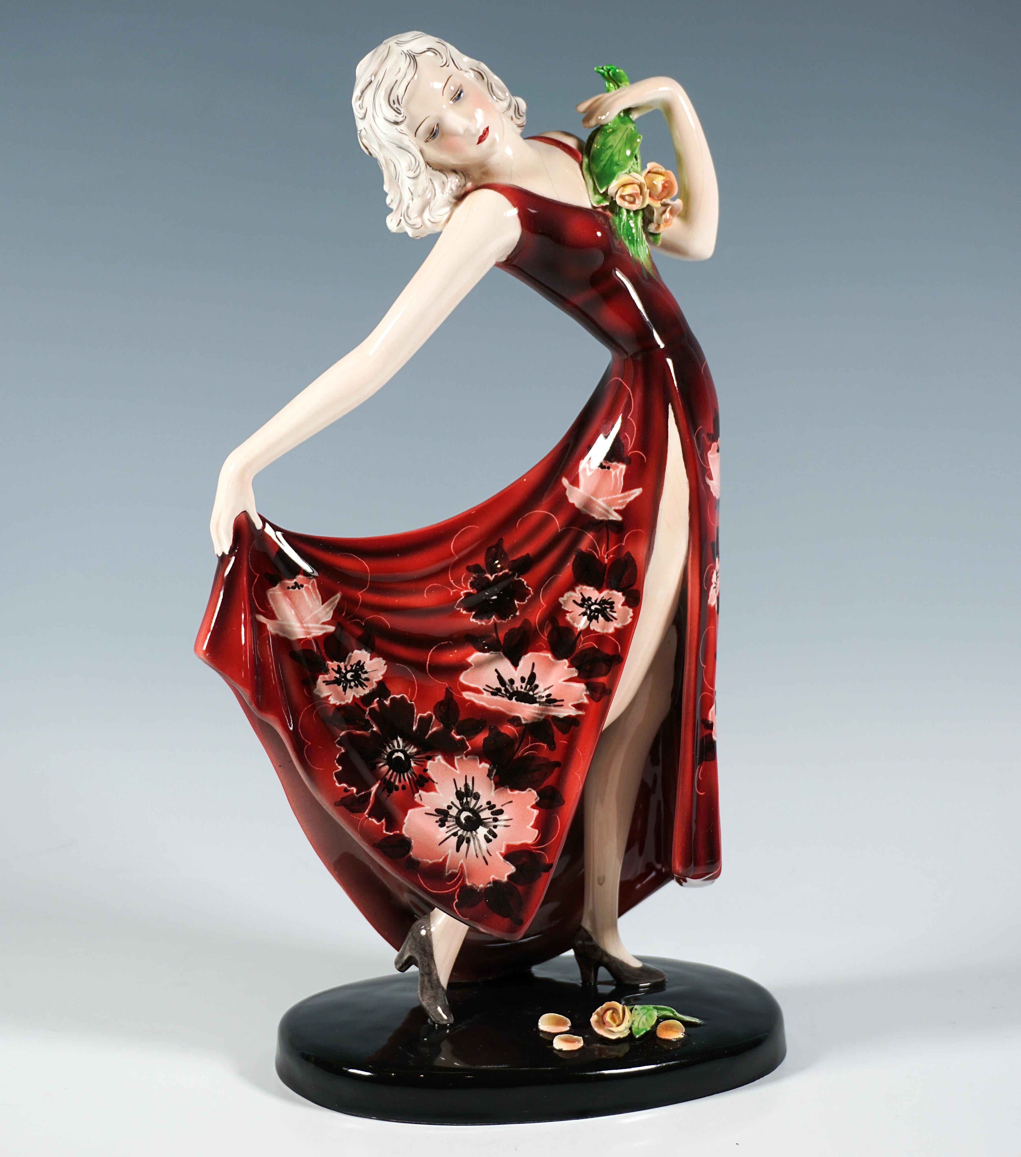 Austriaco Ballerina Goldscheider Art Déco 'Dolly' con mazzo di rose, Stephan Dakon, 1937 ca. in vendita