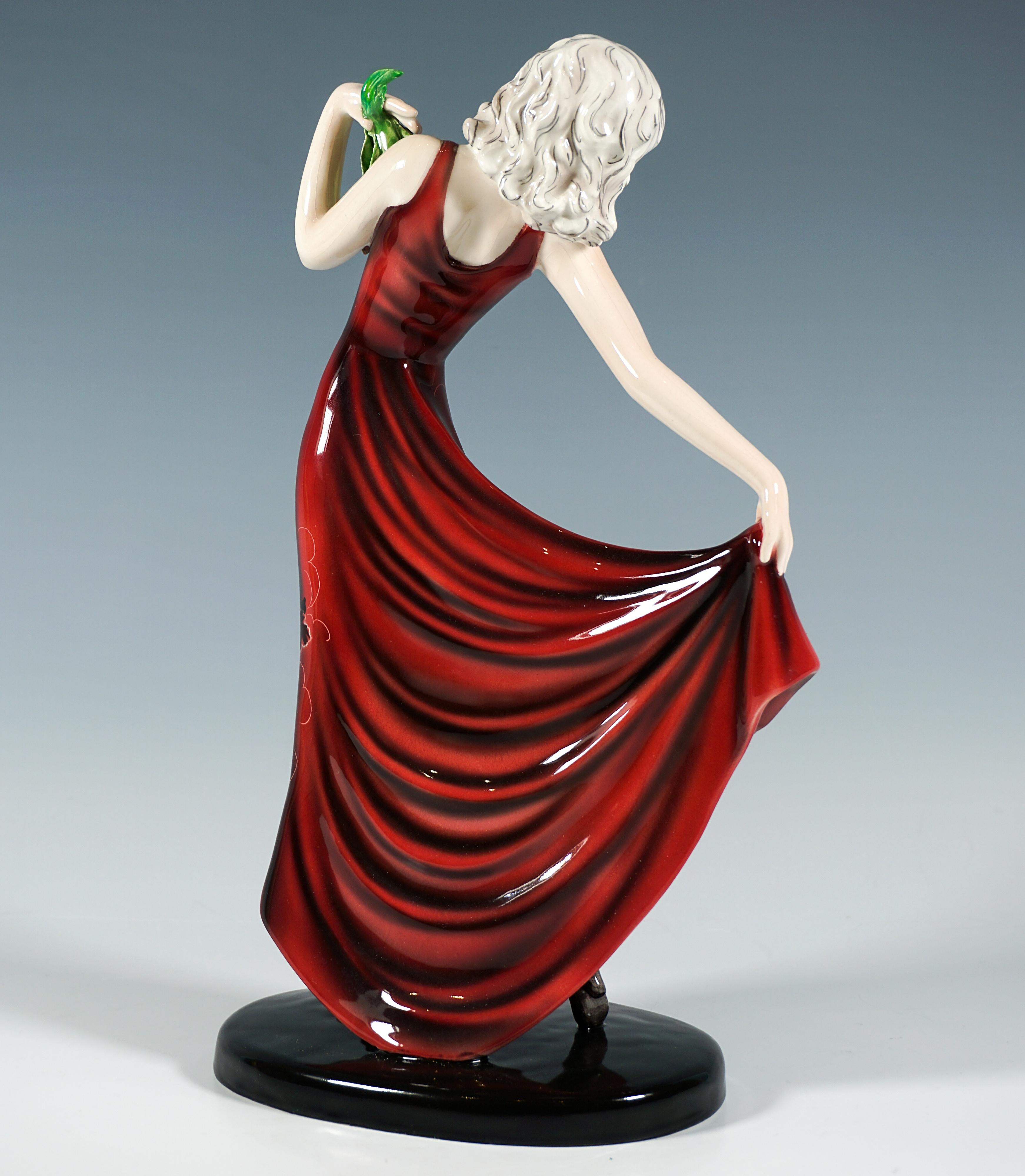 Fatto a mano Ballerina Goldscheider Art Déco 'Dolly' con mazzo di rose, Stephan Dakon, 1937 ca. in vendita