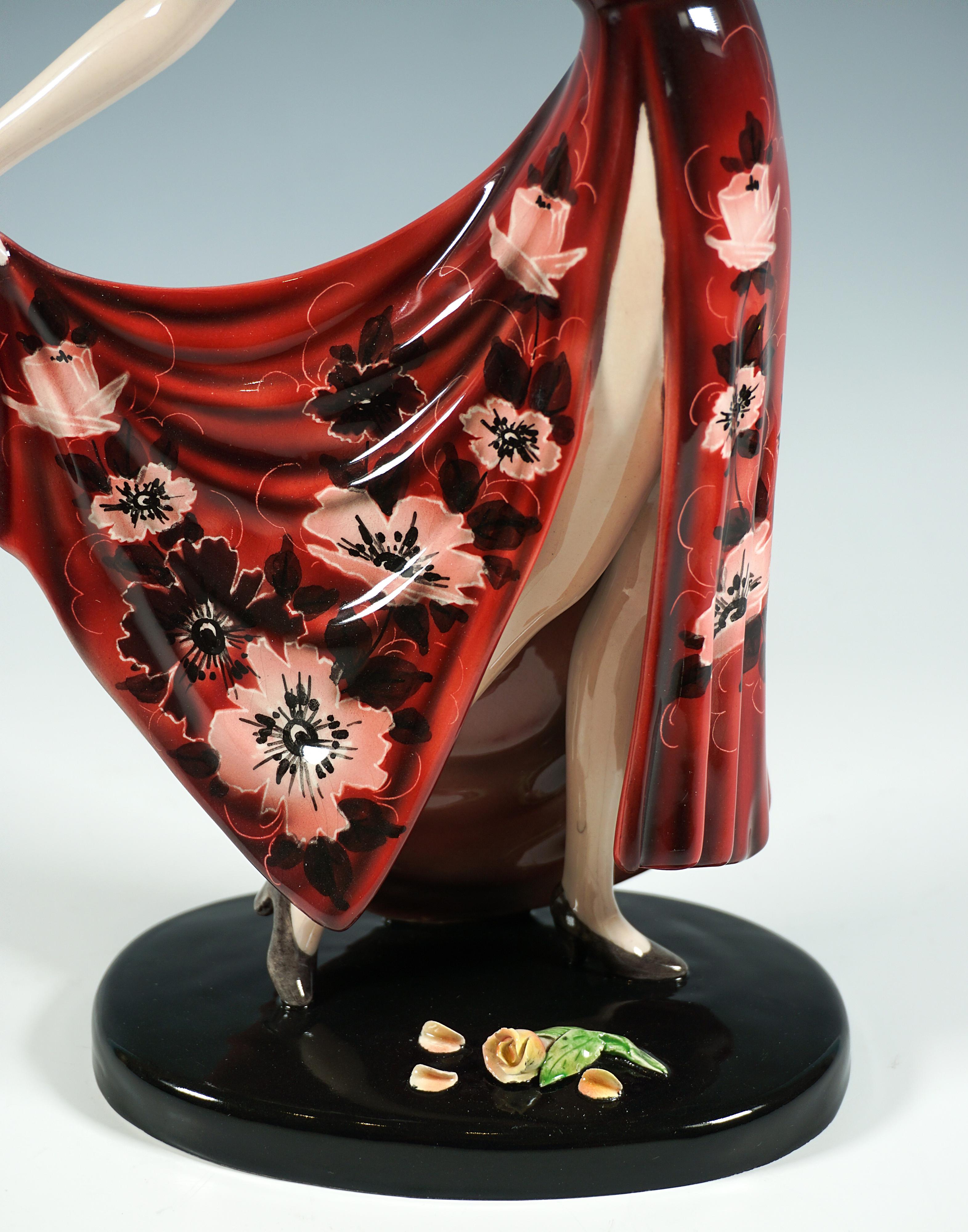 Metà XX secolo Ballerina Goldscheider Art Déco 'Dolly' con mazzo di rose, Stephan Dakon, 1937 ca. in vendita