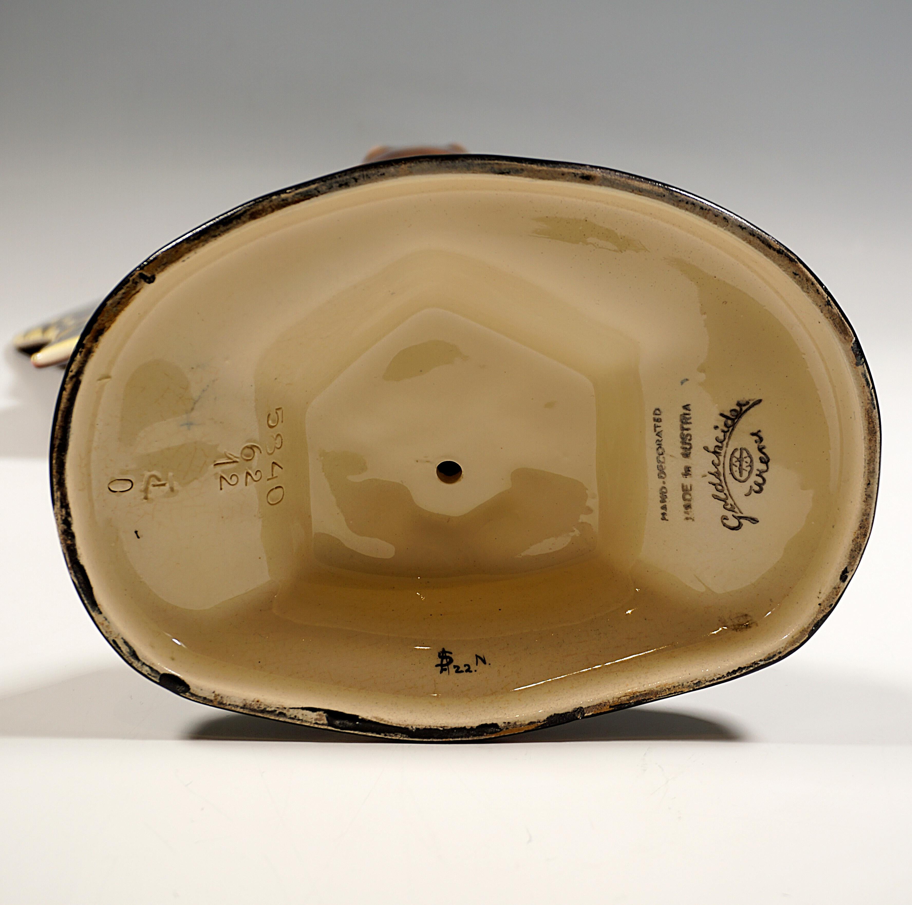 Goldscheider Art Déco Tänzerin im Schmetterlingskostüm, Karl Sailer, Wien, um 1930 im Zustand „Gut“ in Vienna, AT