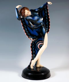 Bailarina Goldscheider Art Déco con vestido de mariposa, por Josef Lorenzl, hacia 1930