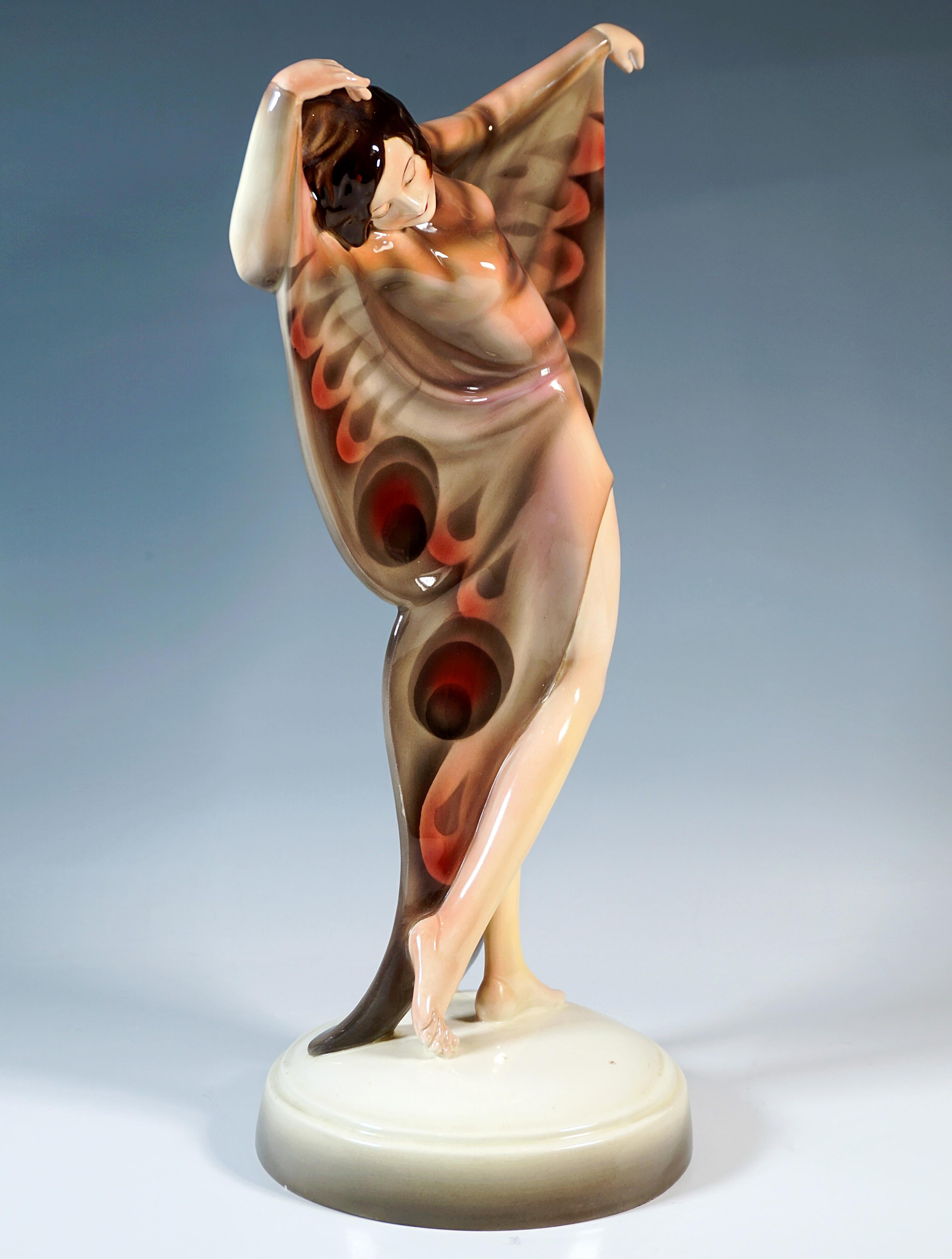 Art déco Danseuse Art Déco en robe papillon, par Josef Lorenzl, vers 1930 en vente