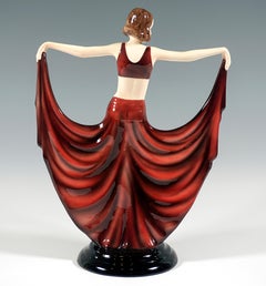 Danseuse Art déco en jupe papillon, par Josef Lorenzl, vers 1931