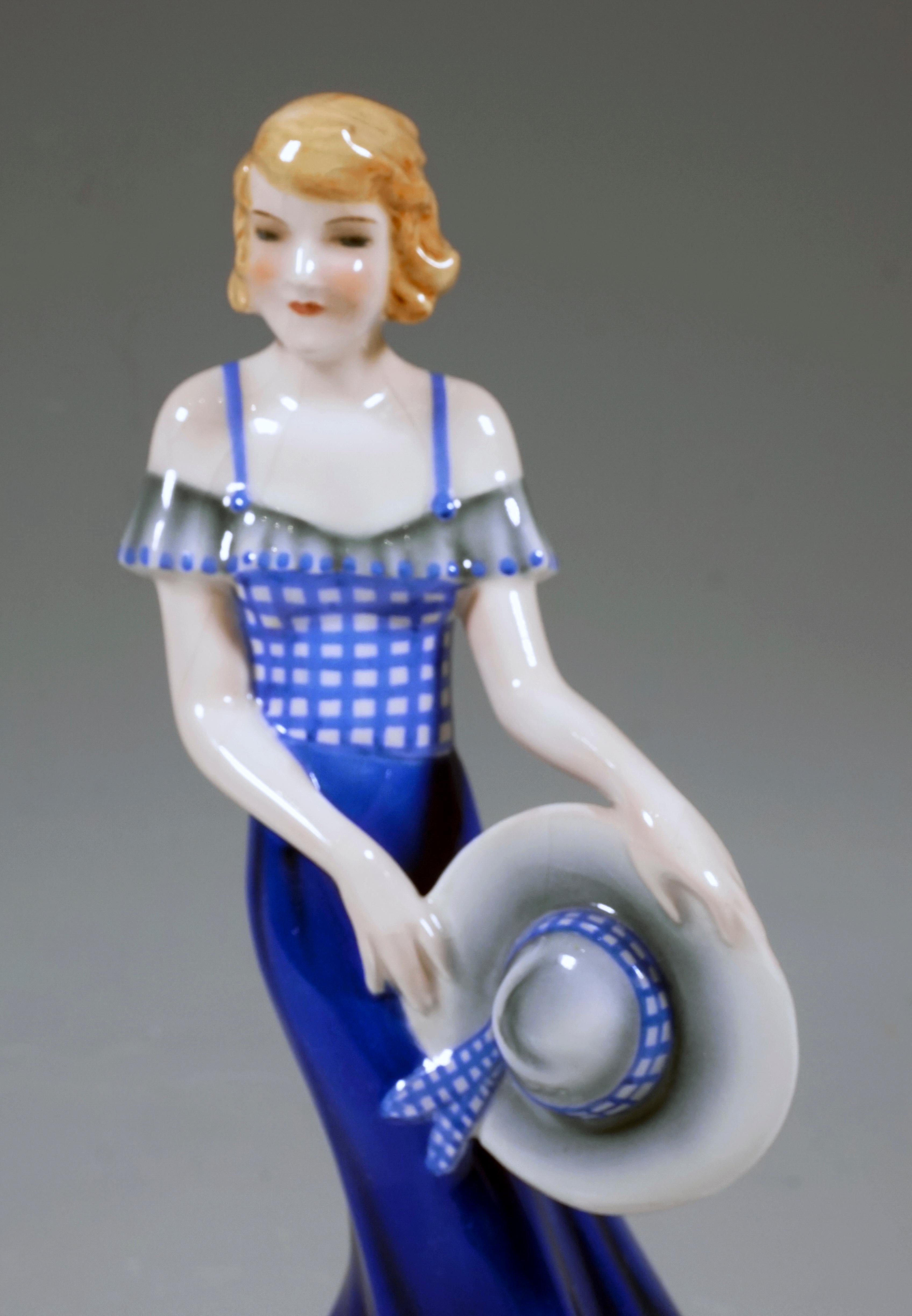 Figura Goldscheider Art Decó Niña con sombrero al viento, por Stephan Dakon, 1935 Pintado a mano en venta