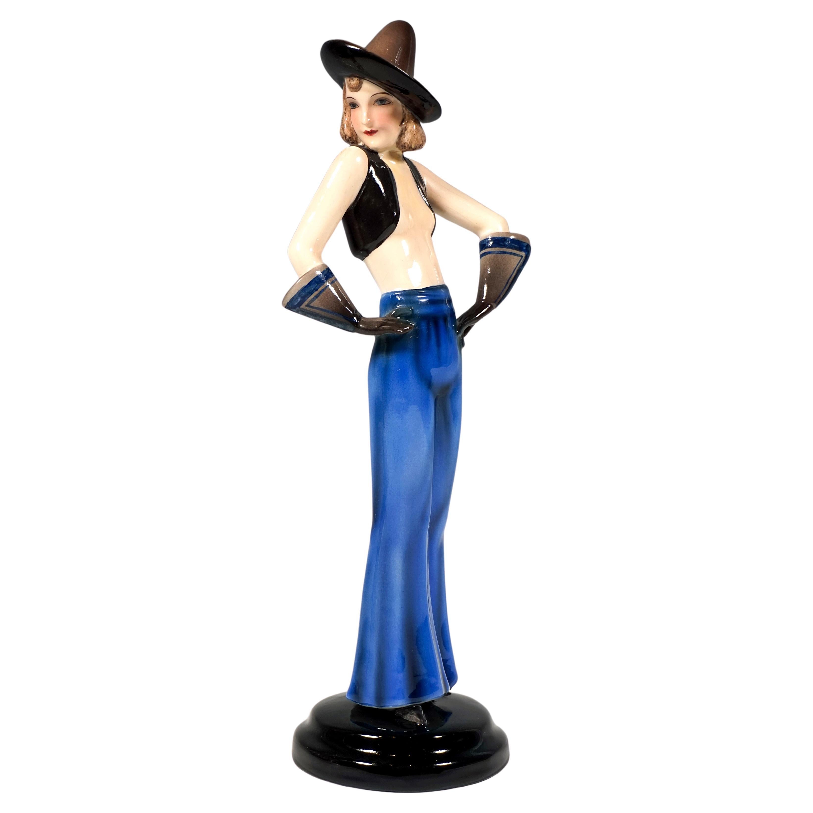 Figura Art Déco Goldscheider, Ragazza con cappello a punta, di Stephan Dakon, 1934 ca.
