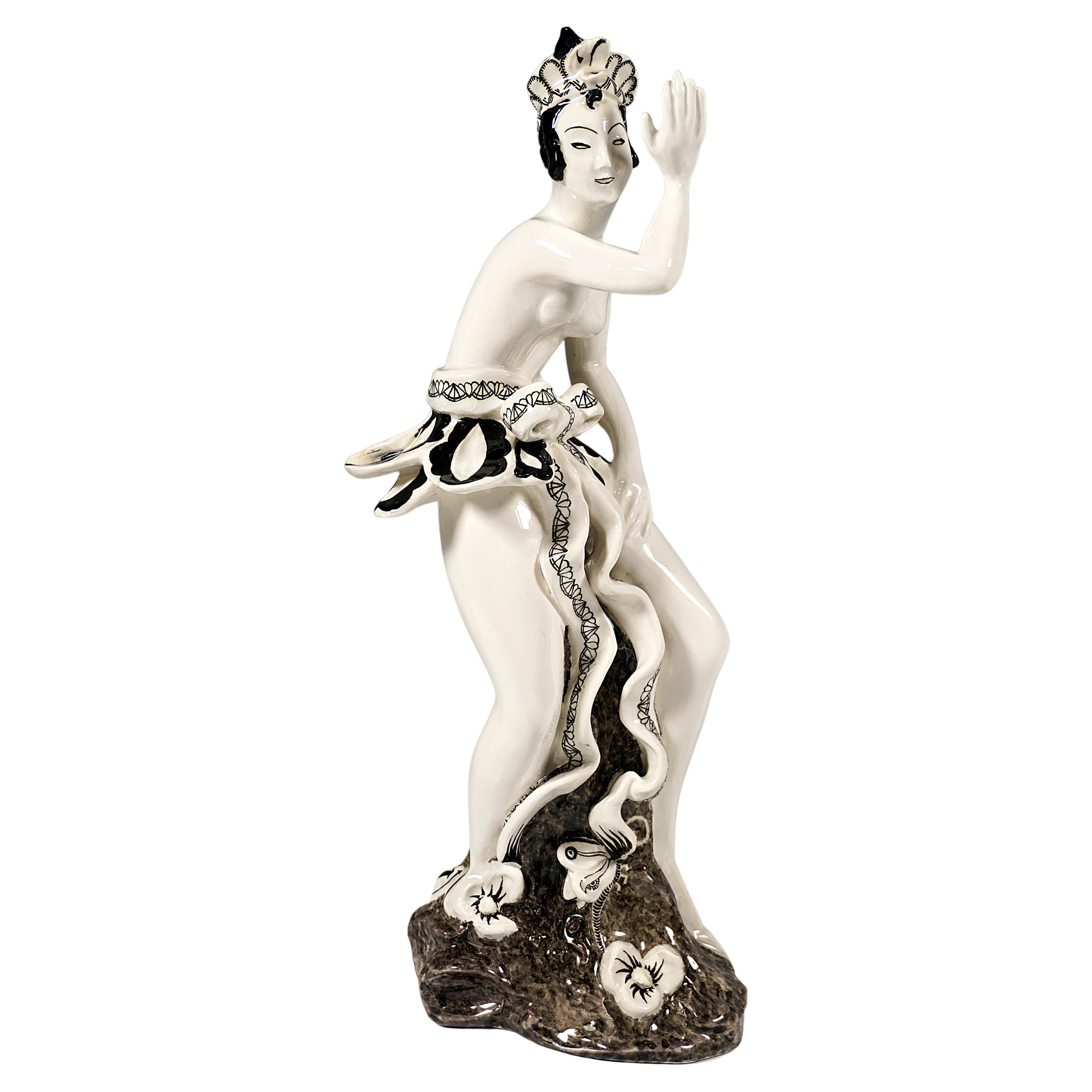 Figura Art Déco Goldscheider "Papagena", bailarina con traje exótico, por Dina Kuhn