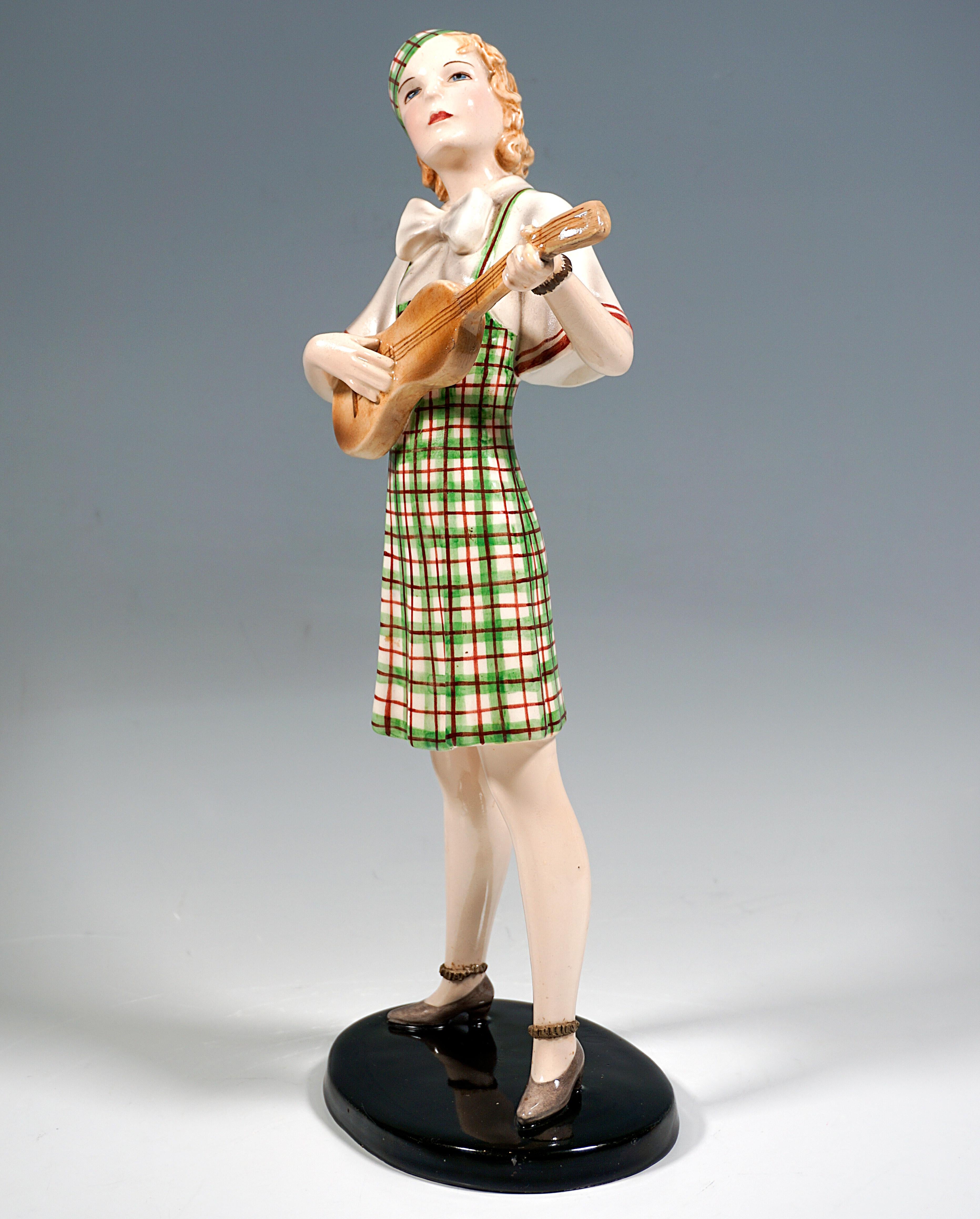 Goldscheider Art Déco Figur, Mädchen mit Ukulele, von Stephan Dakon, um 1937 (Handgefertigt) im Angebot