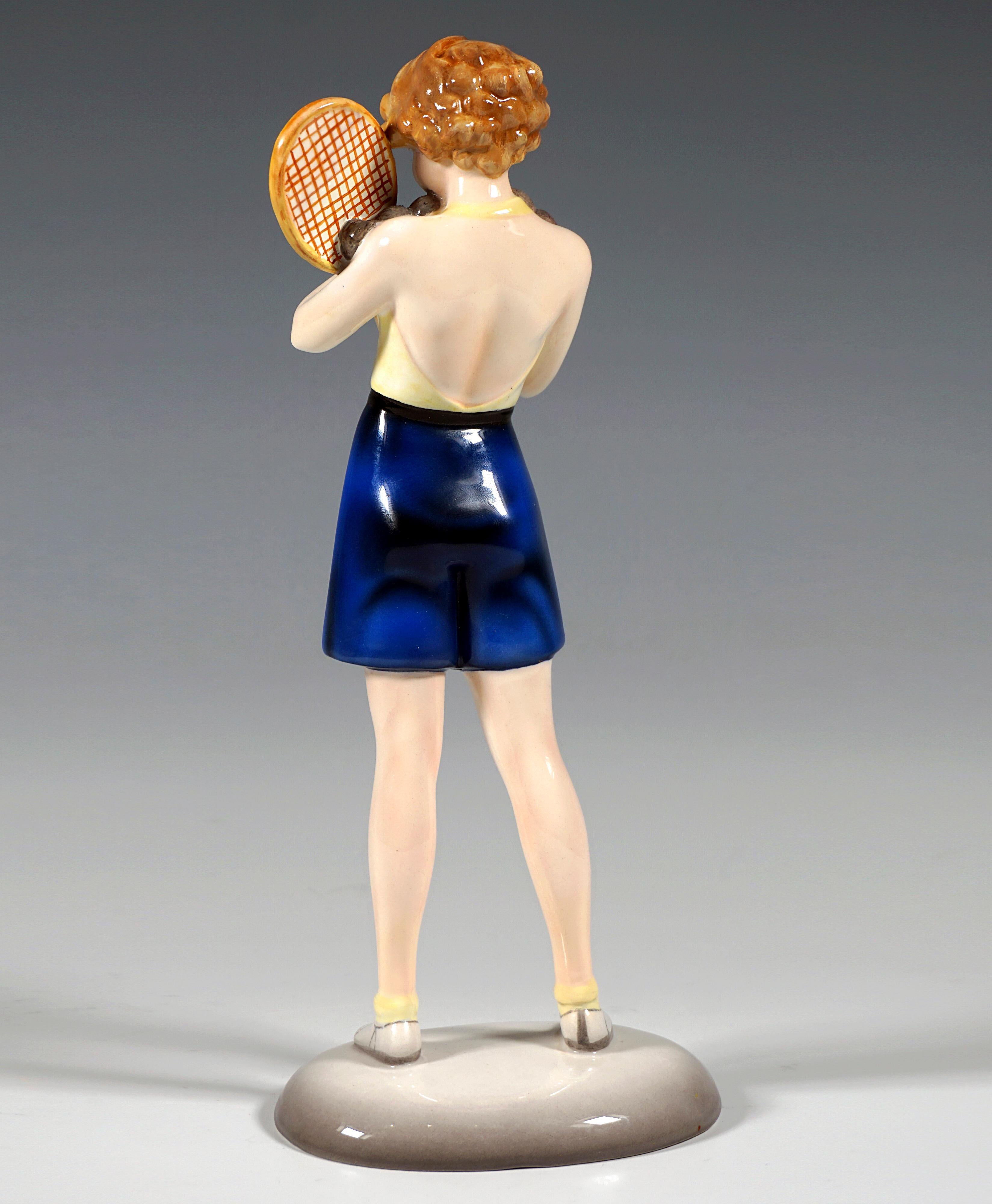 Goldscheider Art Déco Figur 'Tennis' Mädchen mit Bällen, Dakon, Wien um 1939 (Art déco) im Angebot