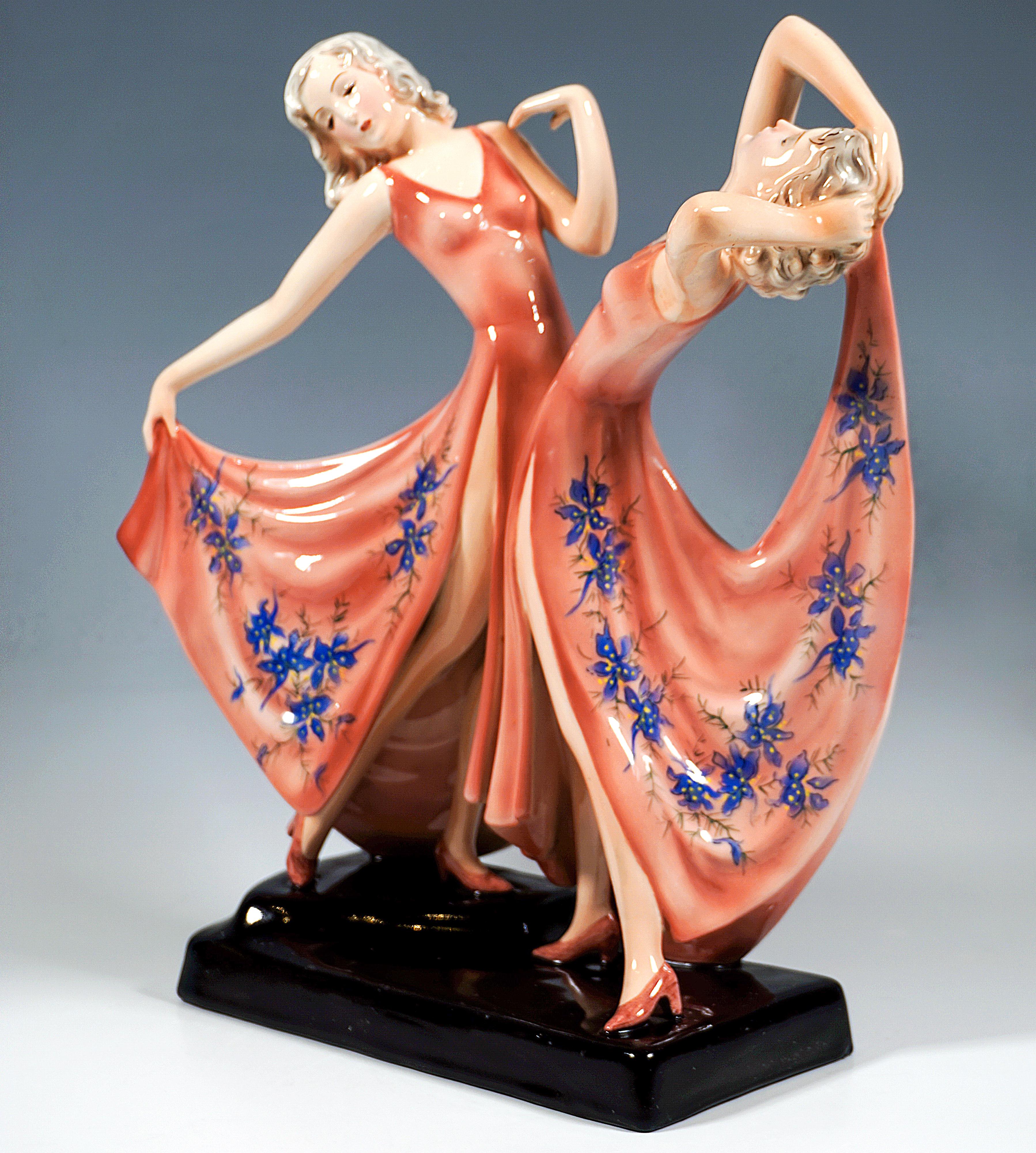 Austriaco Ballerine gemelle Goldscheider Art Déco 'Dolly Sisters', di Stephan Dakon, 1939 ca. in vendita