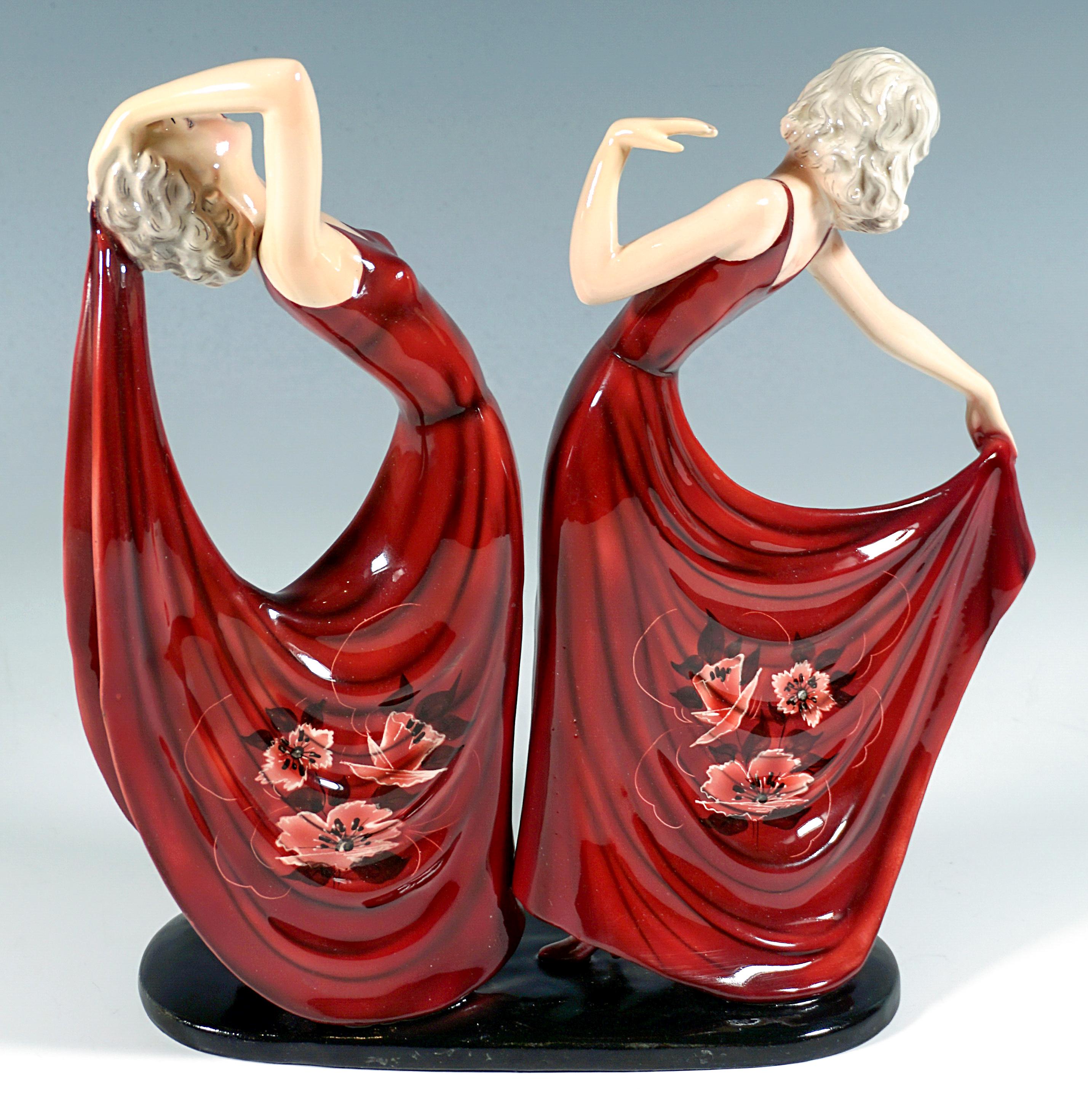 Fatto a mano Ballerine gemelle Goldscheider Art Déco 'Dolly Sisters', di Stephan Dakon, 1939 ca. in vendita