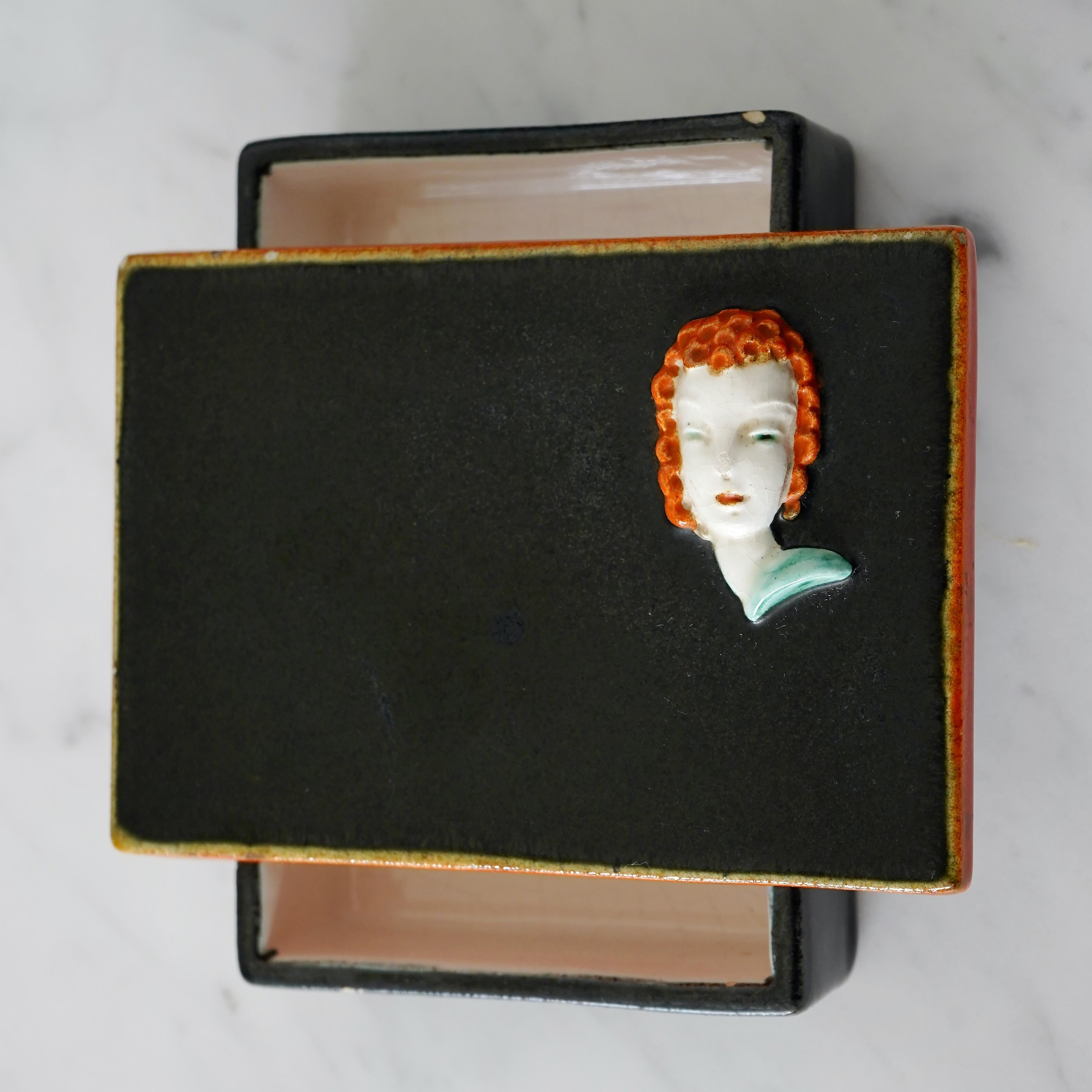 Caja de cerámica Goldscheider de Rudolf Knorlein. Viena, Austria, años 30 Alemán en venta