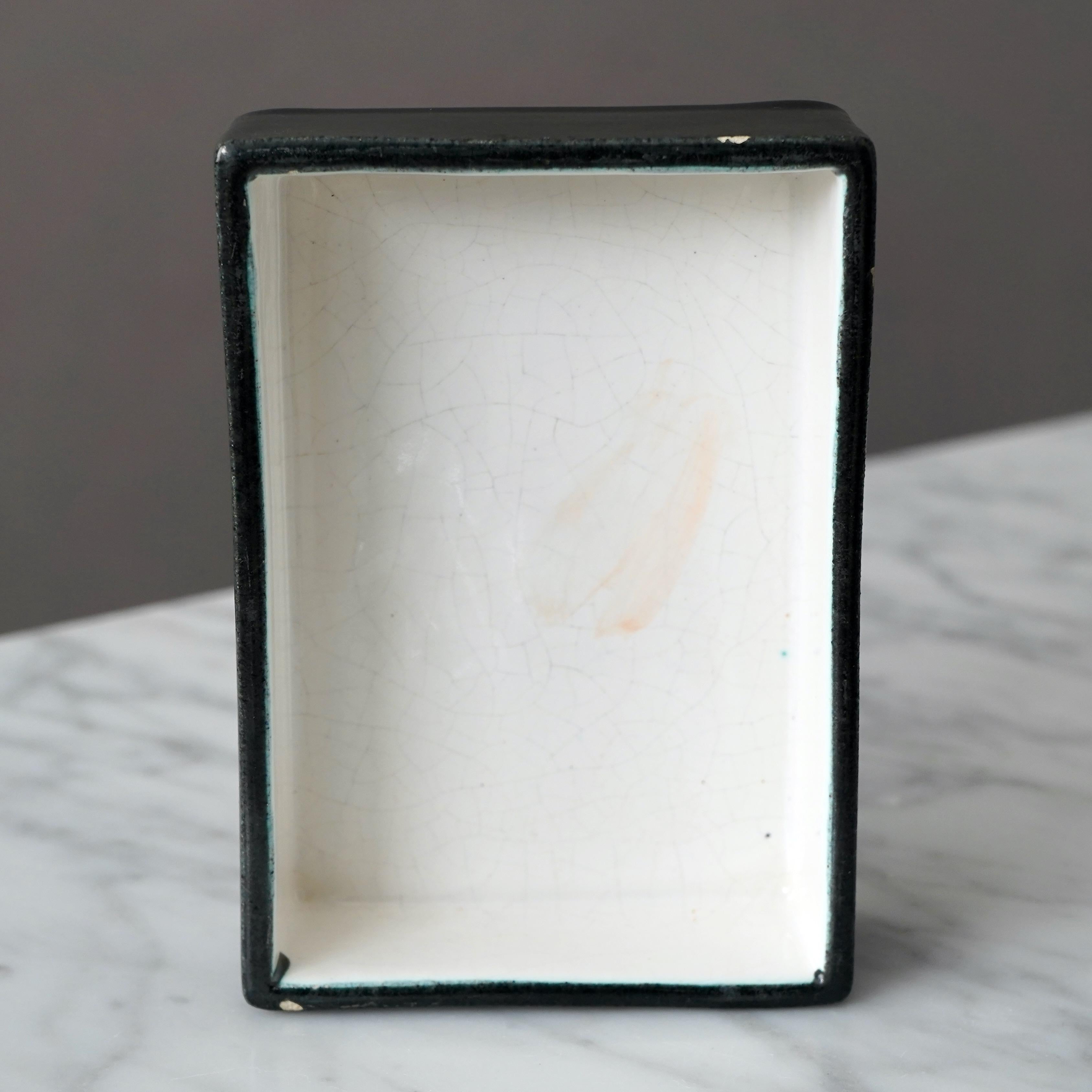 Caja de cerámica Goldscheider de Rudolf Knorlein. Viena, Austria, años 30 en Bueno estado para la venta en Malmö, SE