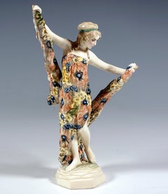 Goldscheider Figure Adorée-via Villany ''Jeu de danse avec rubans'', Podany, C 1922