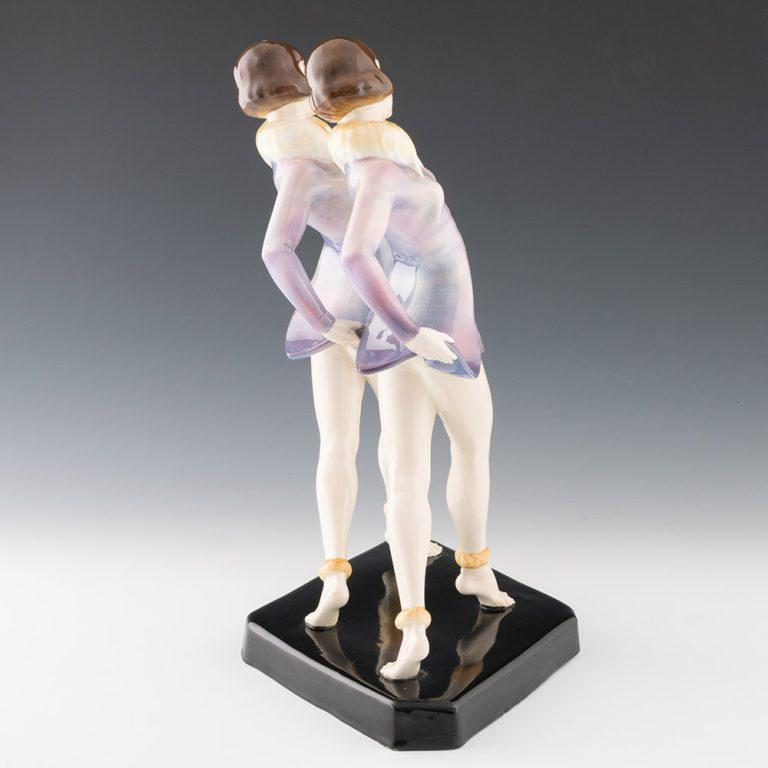 Inizio XX secolo Figura Goldscheider delle sorelle Dolly c1926 in vendita