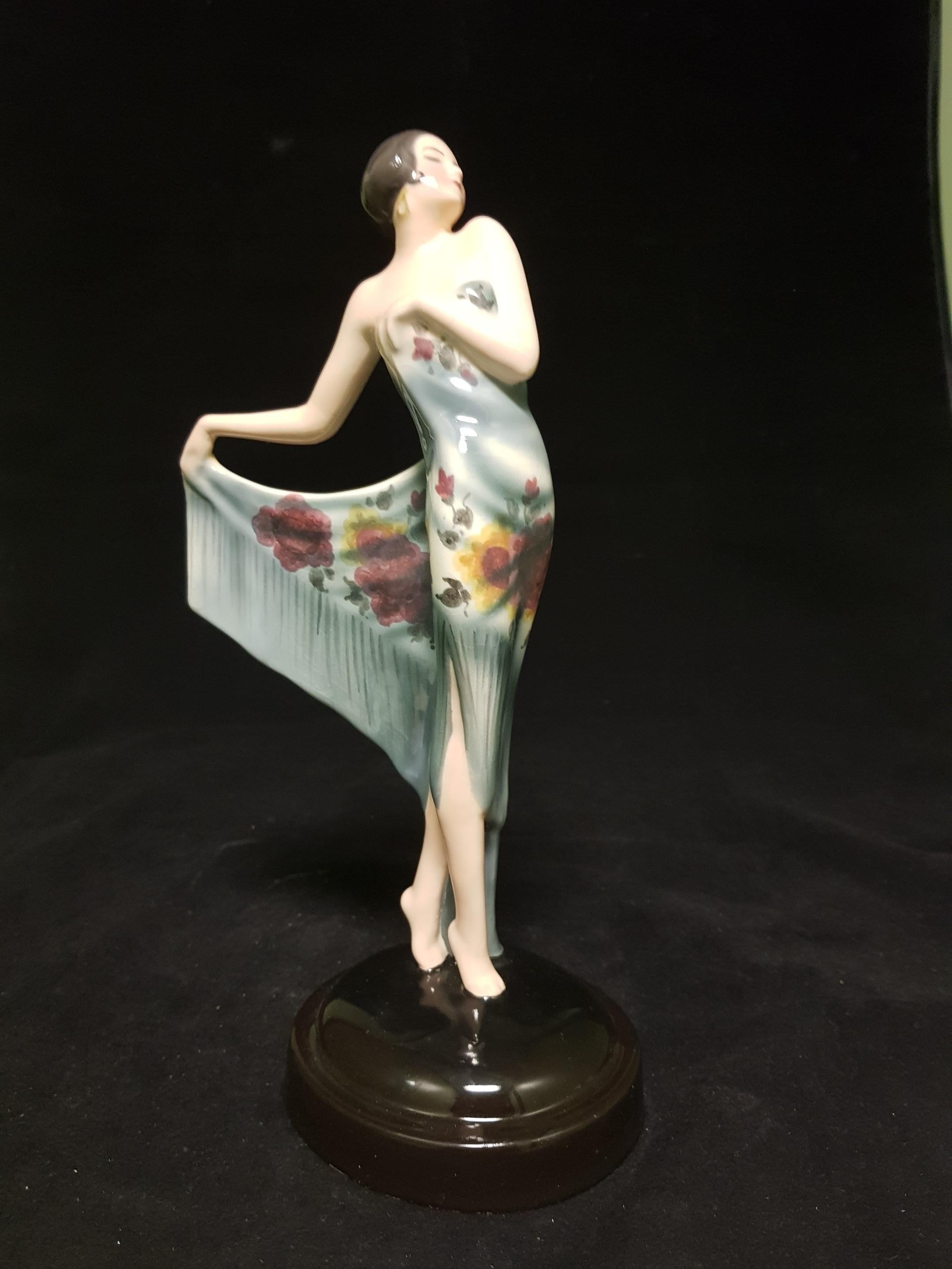 Goldscheider, Made in Austria, 1928: elegant spanischer dancer ceramic called 