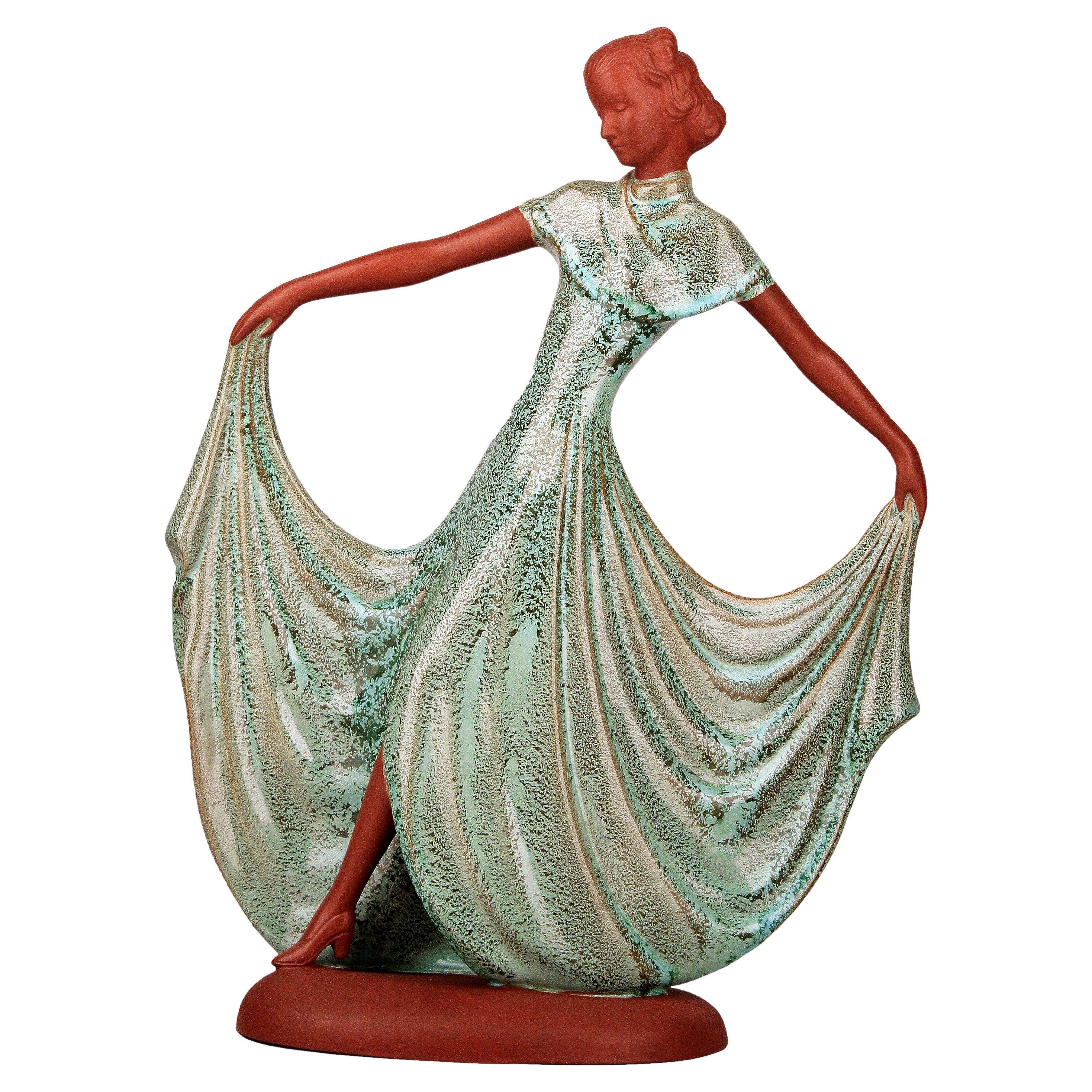 Goldscheider-Like Art Déco Dancing Lady Porcelain Figurine from United Kingdom en vente