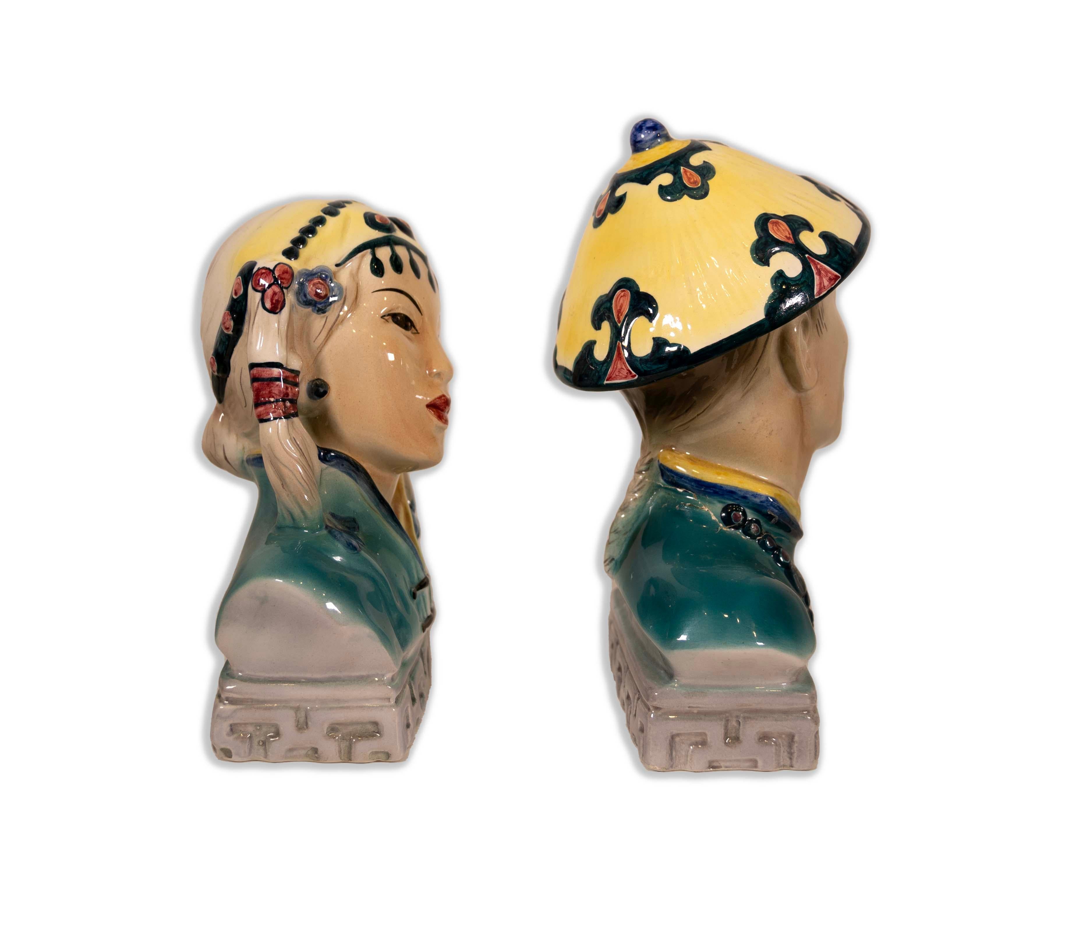 Japonais Goldscheider paire de bustes japonais en porcelaine peinte à la main, mi-siècle moderne en vente