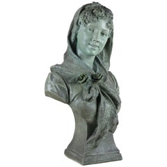 Buste en terre cuite de Goldscheider signé:: "Femme au foulard":: Autriche:: vers 1895