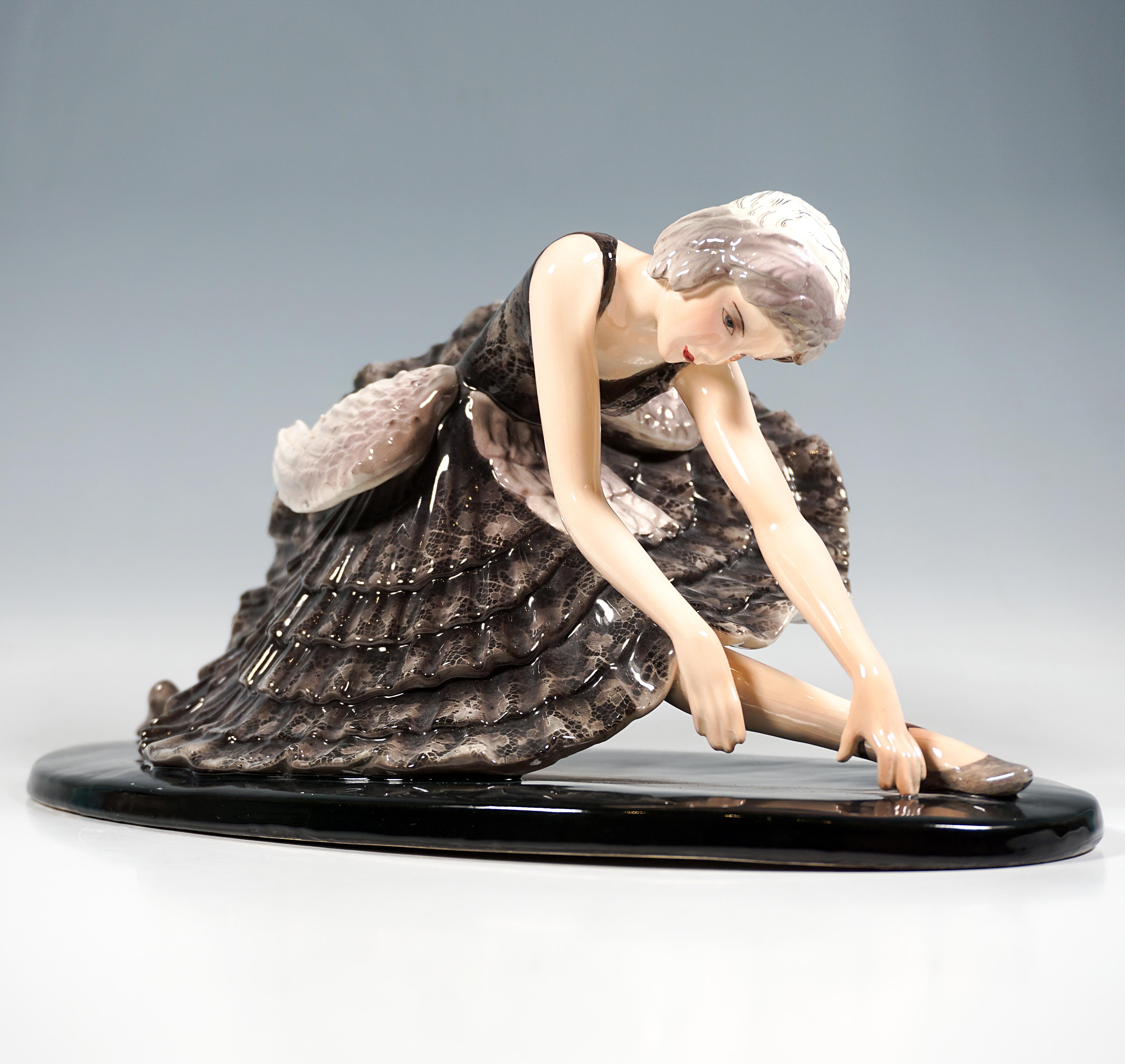 Goldscheider Wien, Anna Pavlova als 'Sterbender Swan', von Stephan Dakon, um 1936 (Österreichisch) im Angebot