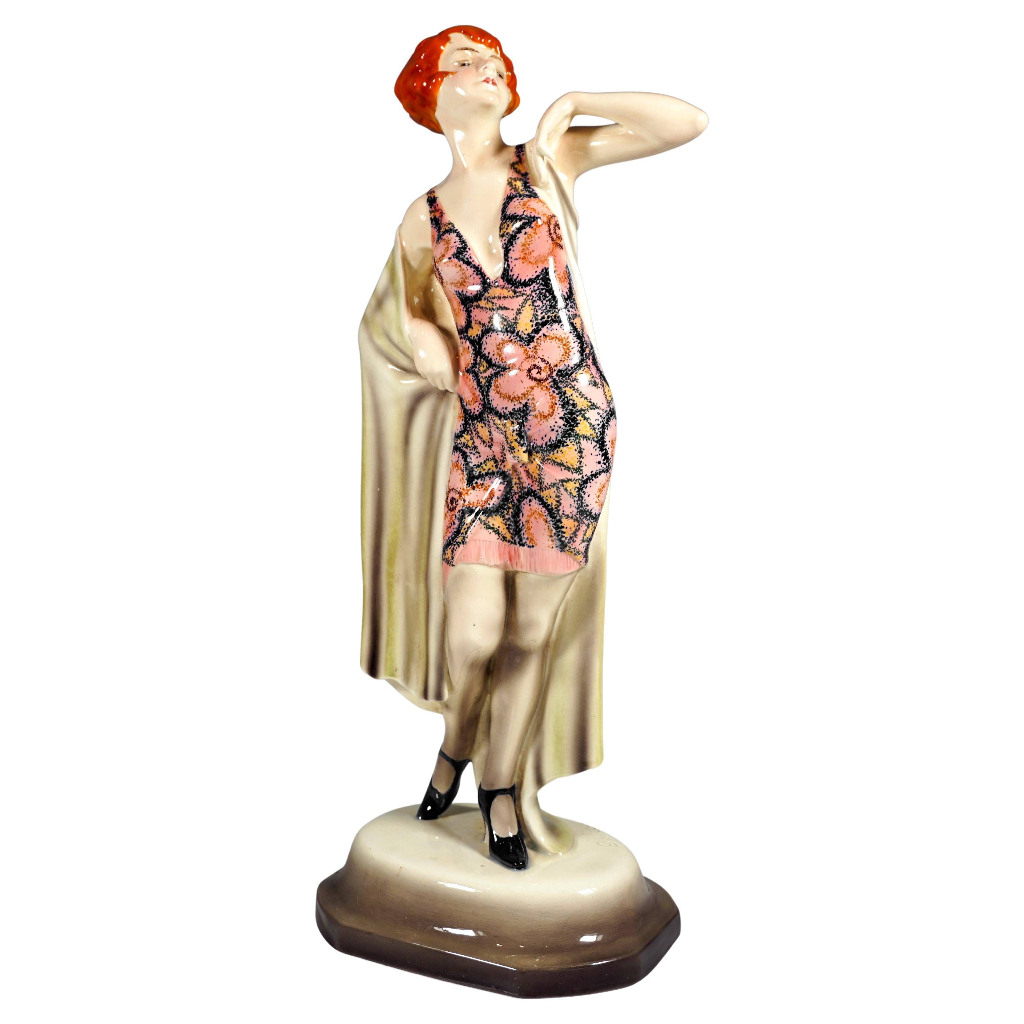 Bailarina Goldscheider Vienna Art Déco "Dignidad", por Stephan Dakon, hacia 1926