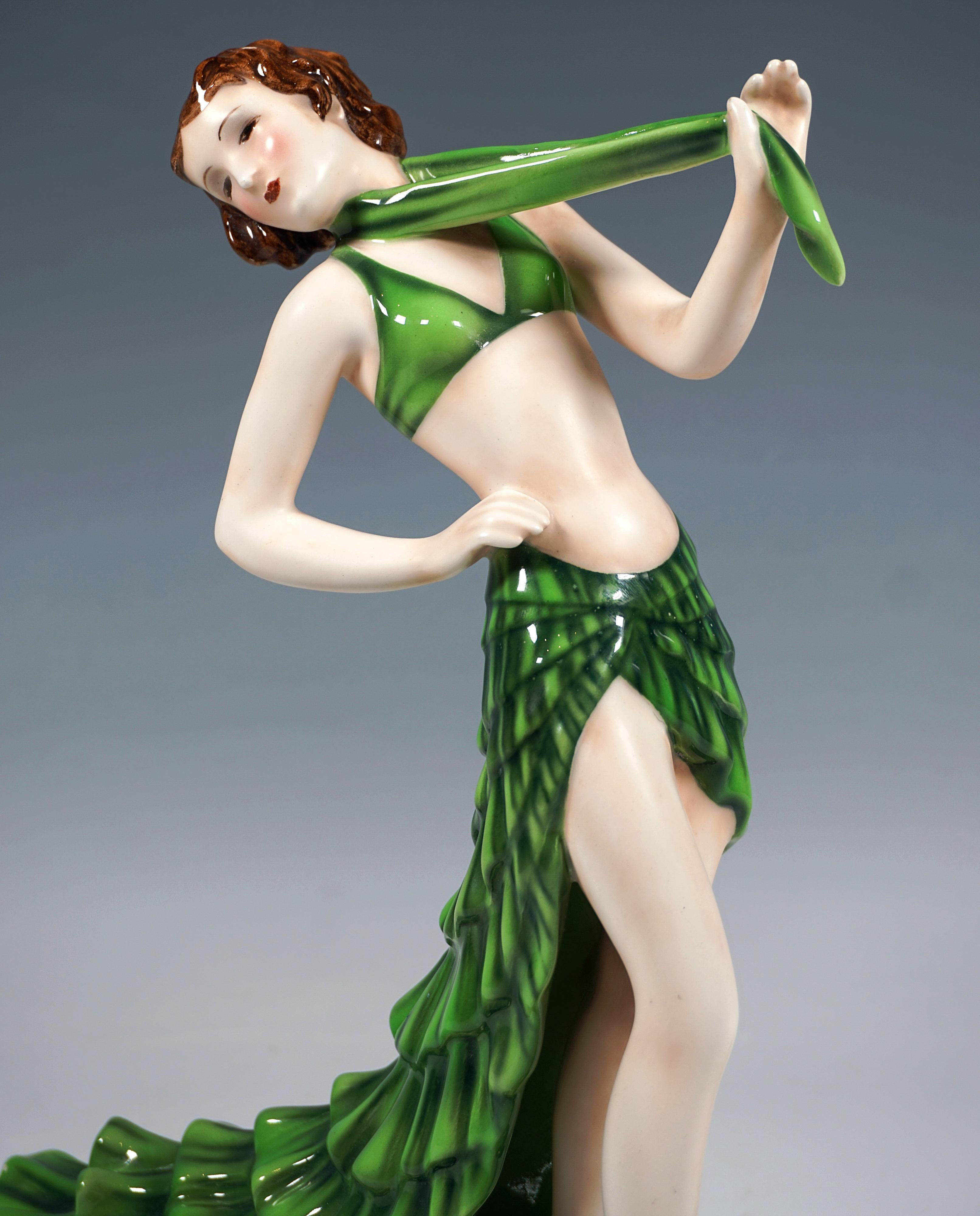 Fait main Goldscheider Vienna Art Déco Dancer 'Rumba', par Stephan Dakon, vers 1939 en vente