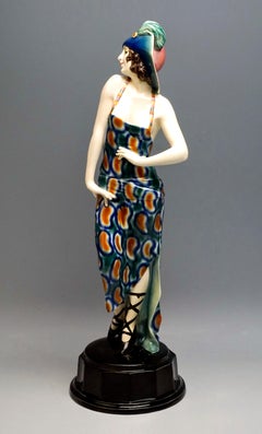 Goldscheider Wien Art Deco Tänzerin mit Hut in Pose, Josef Lorenzl um 1925