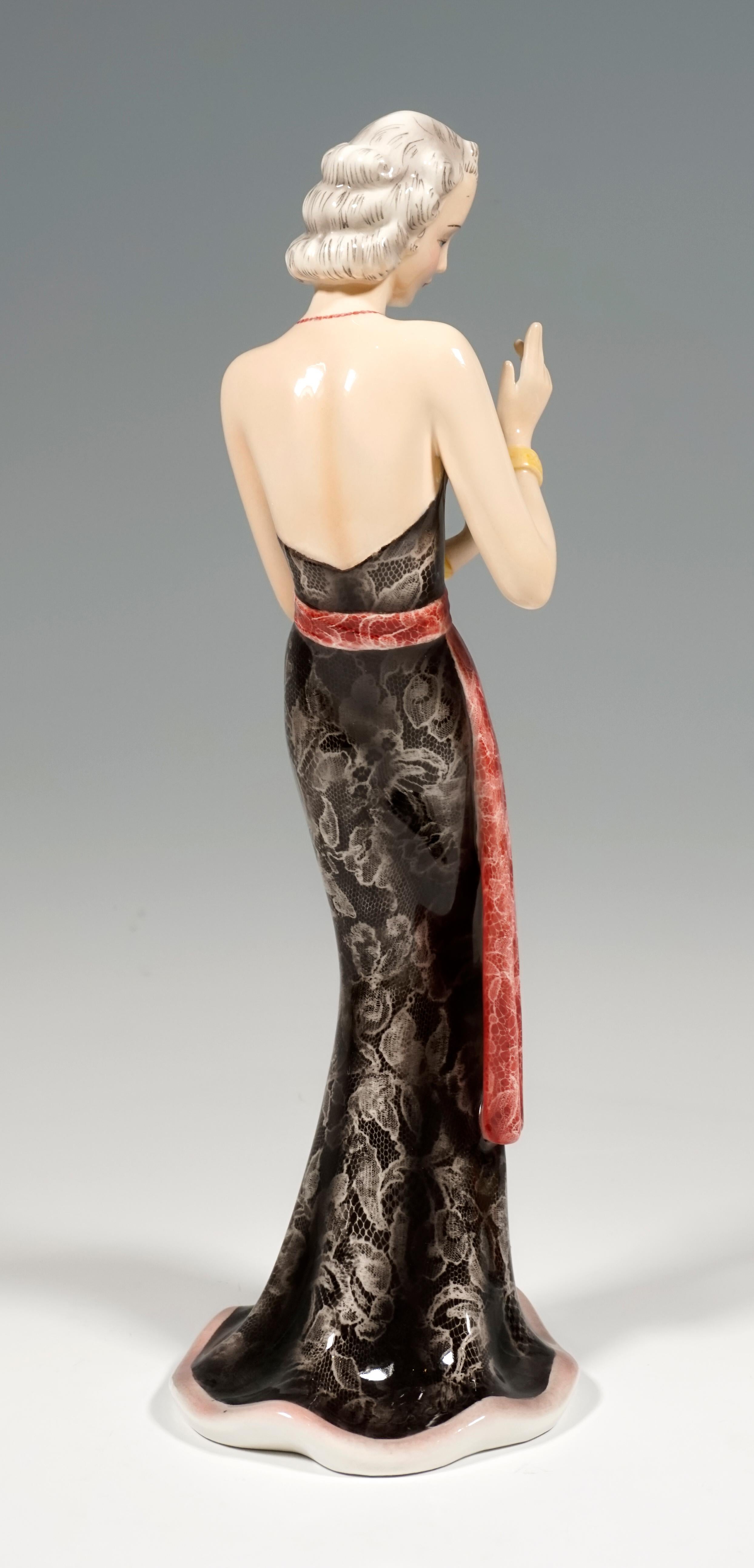 Art déco Figurine de mode Art Déco viennoise Goldscheider par Claire Weiss, vers 1938 en vente
