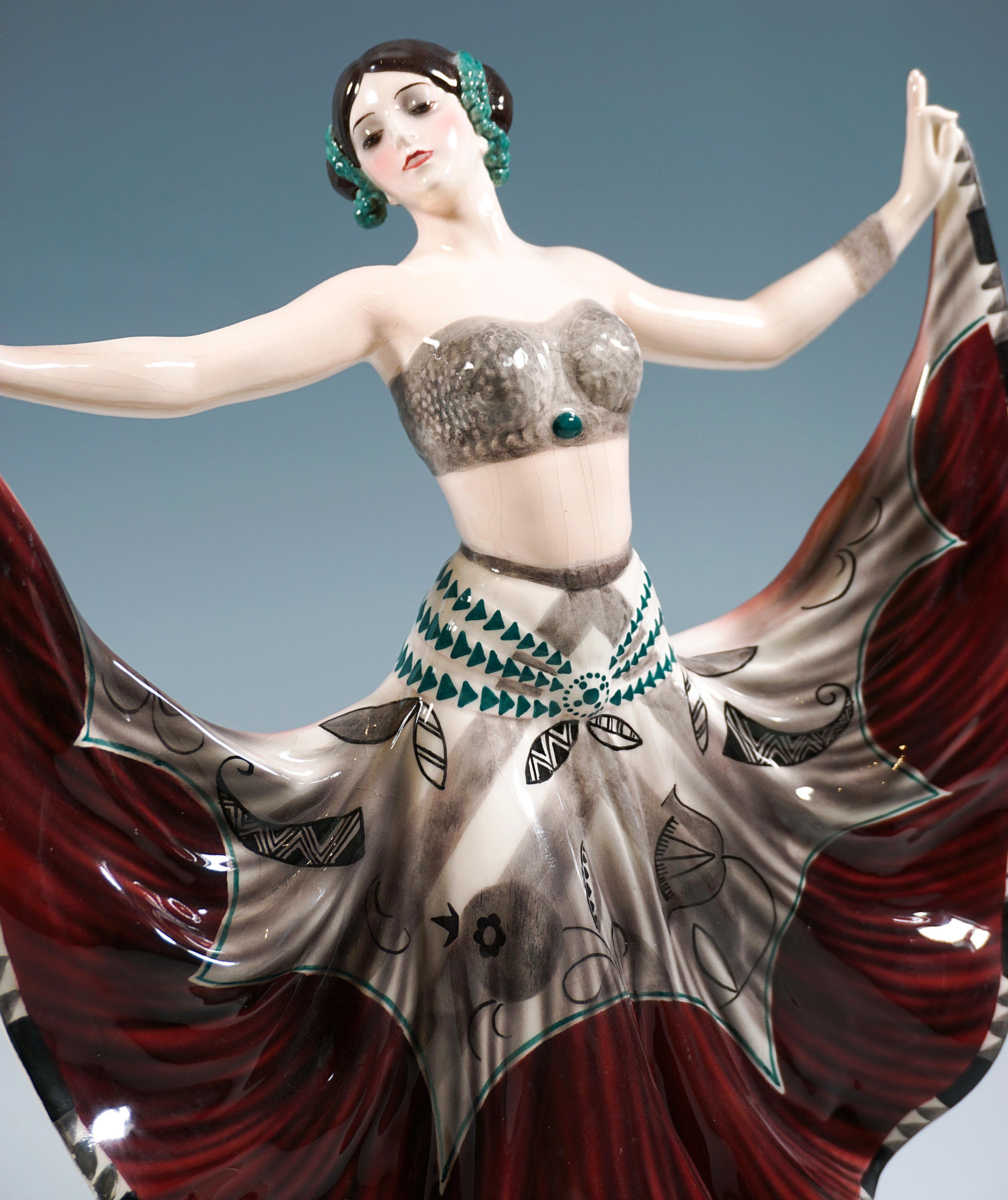 Goldscheider Viena Art Déco Figura 'Ruth' Bailarina con Traje Oriental, de Rosé Hecho a mano en venta