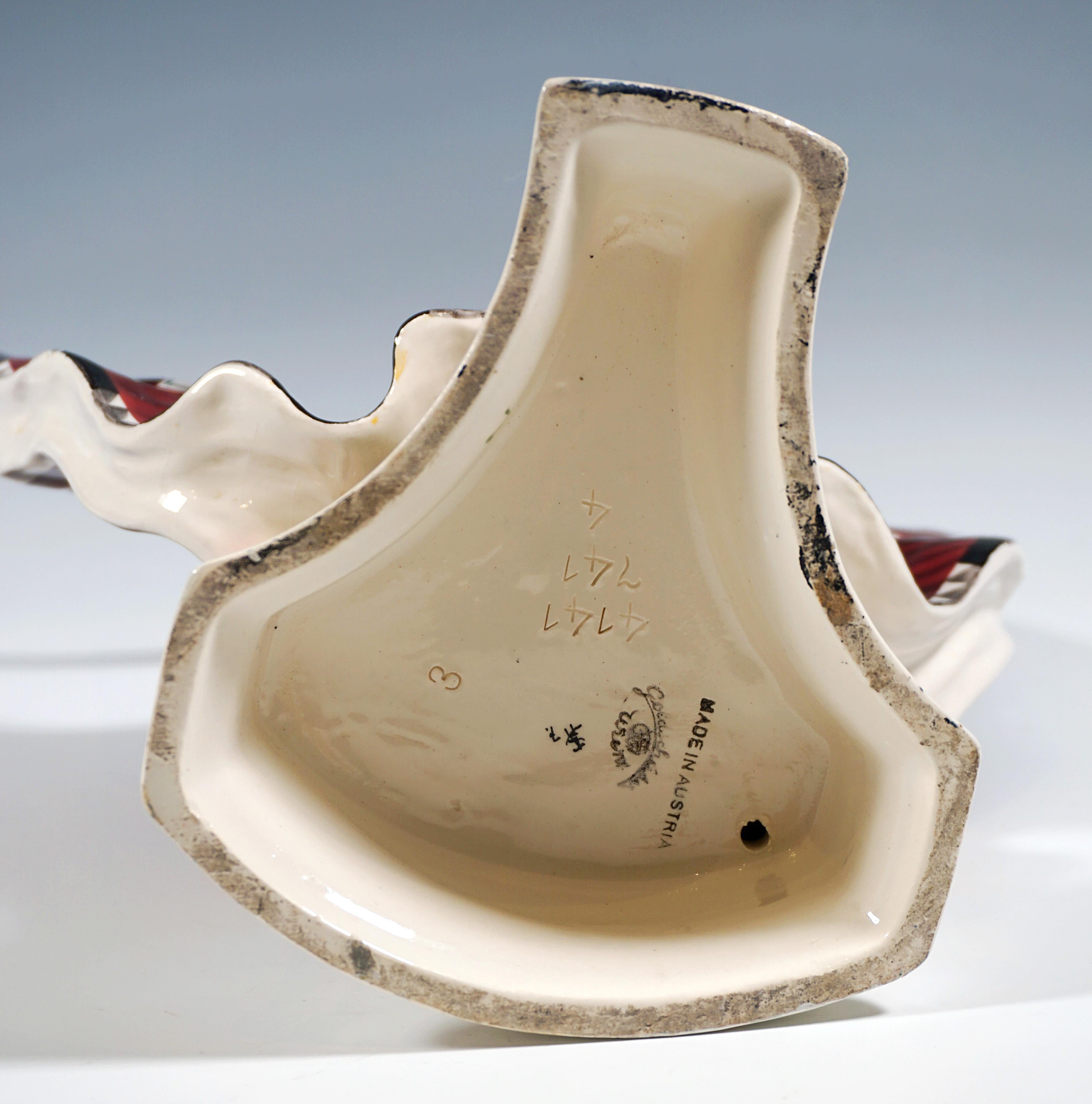 Goldscheider Viena Art Déco Figura 'Ruth' Bailarina con Traje Oriental, de Rosé en Bueno estado para la venta en Vienna, AT