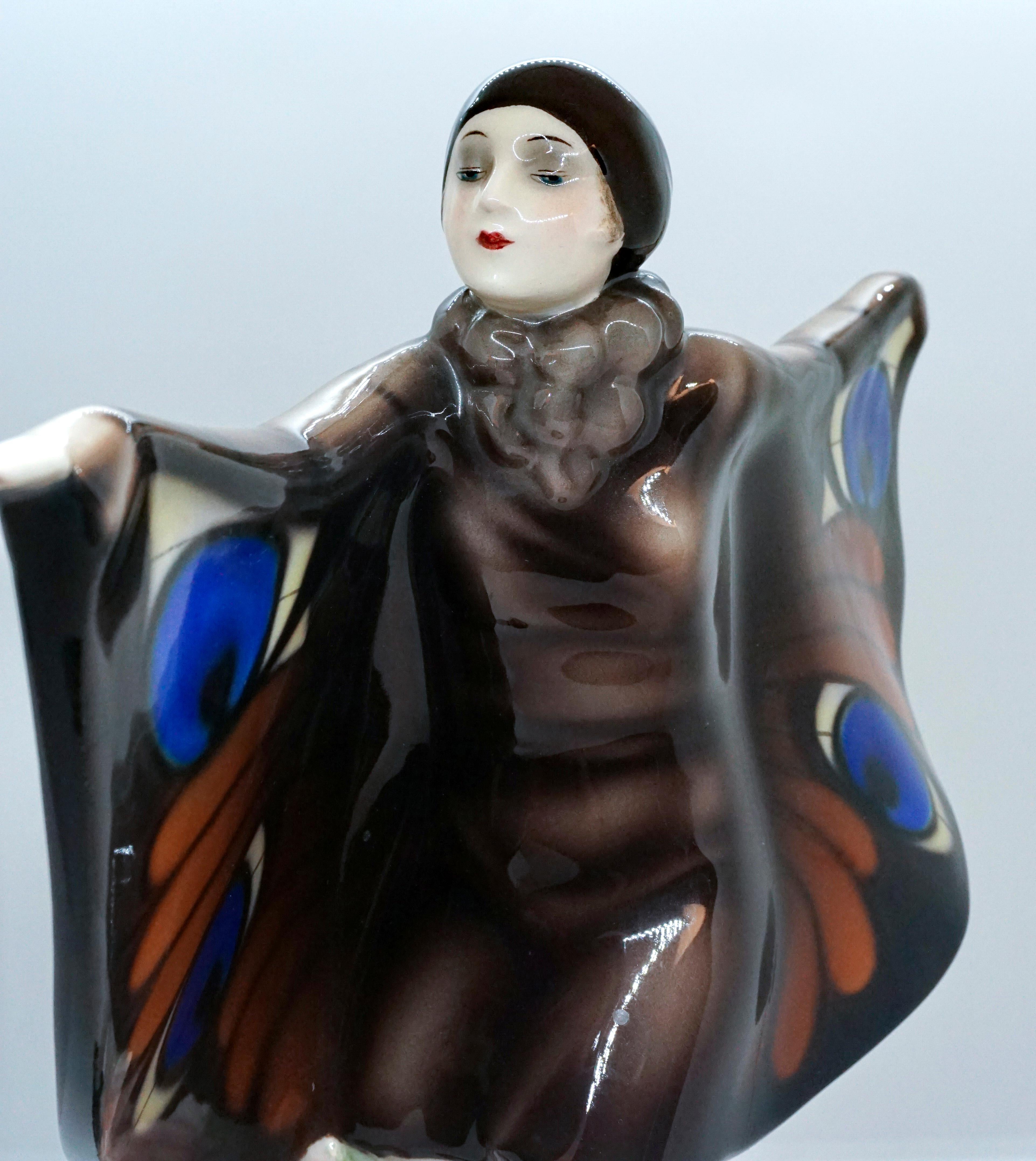 the captured bird statue
