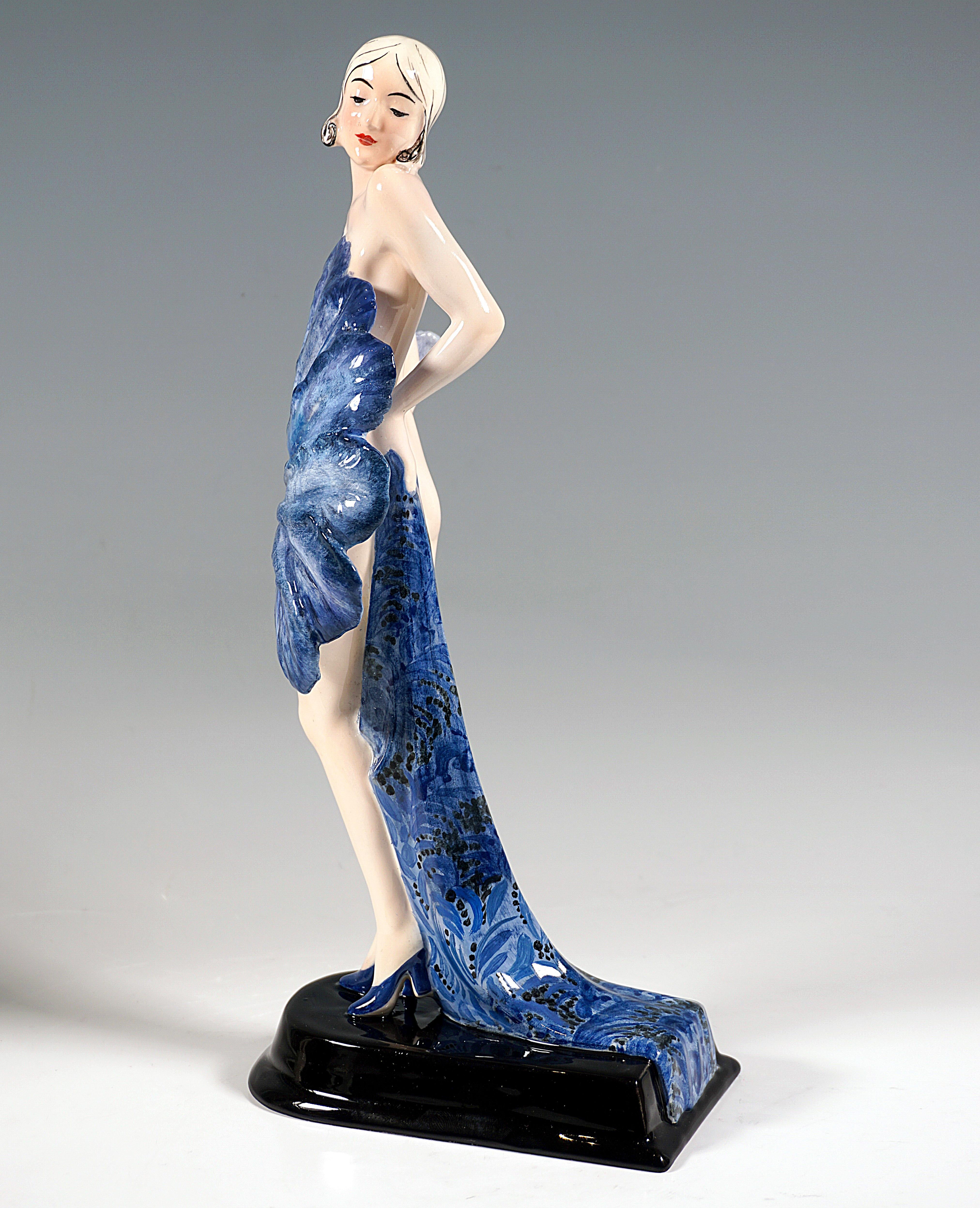 Mid-20th Century Goldscheider Vienna Art Déco Figurine 'Fan Lady', by Stephan Dakon, circa 1930