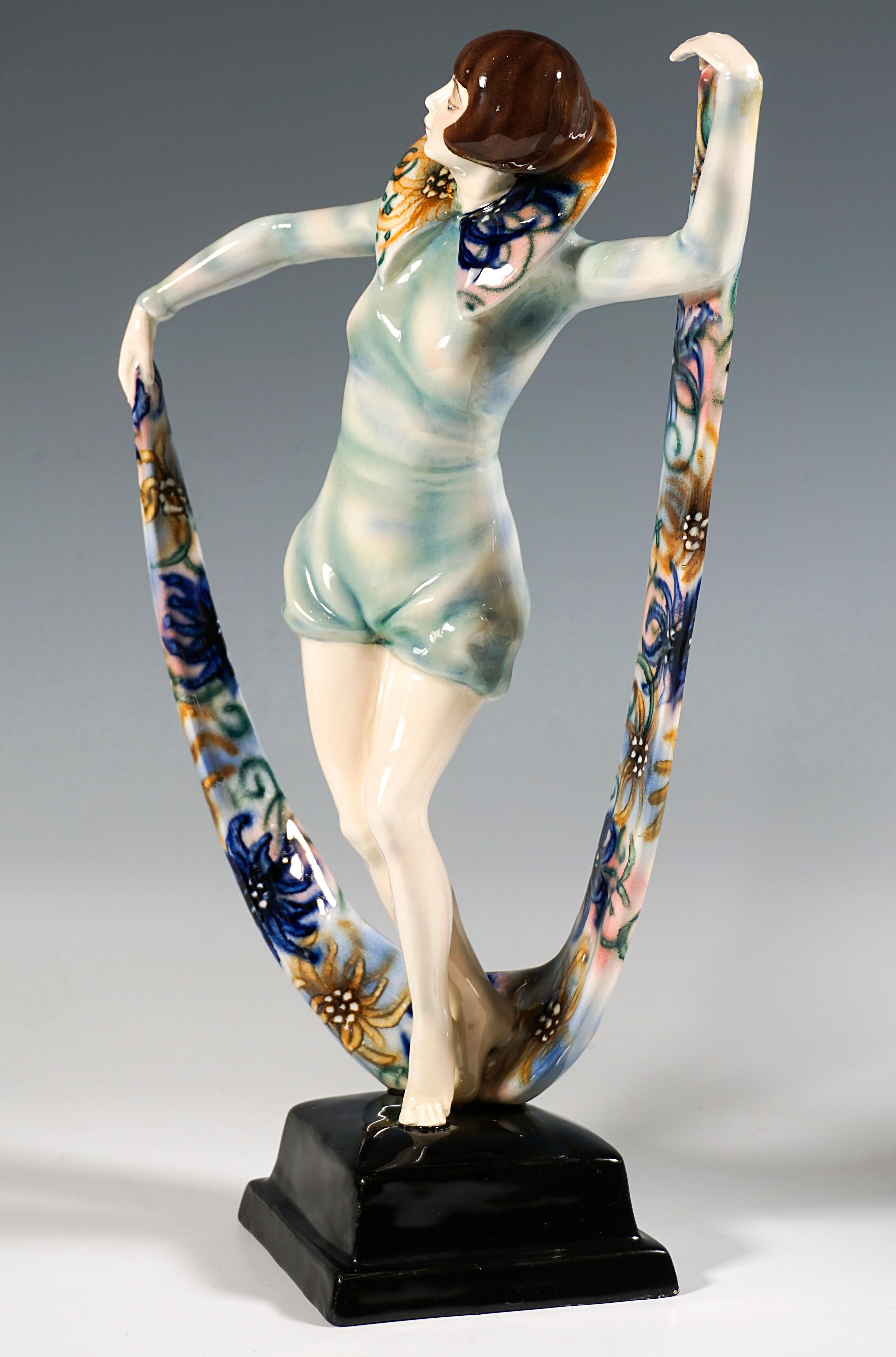 Inizio XX secolo Figurina Art Déco Goldscheider Vienna 'Danza del velo', di Stephan Dakon, CIRCA 1926 in vendita