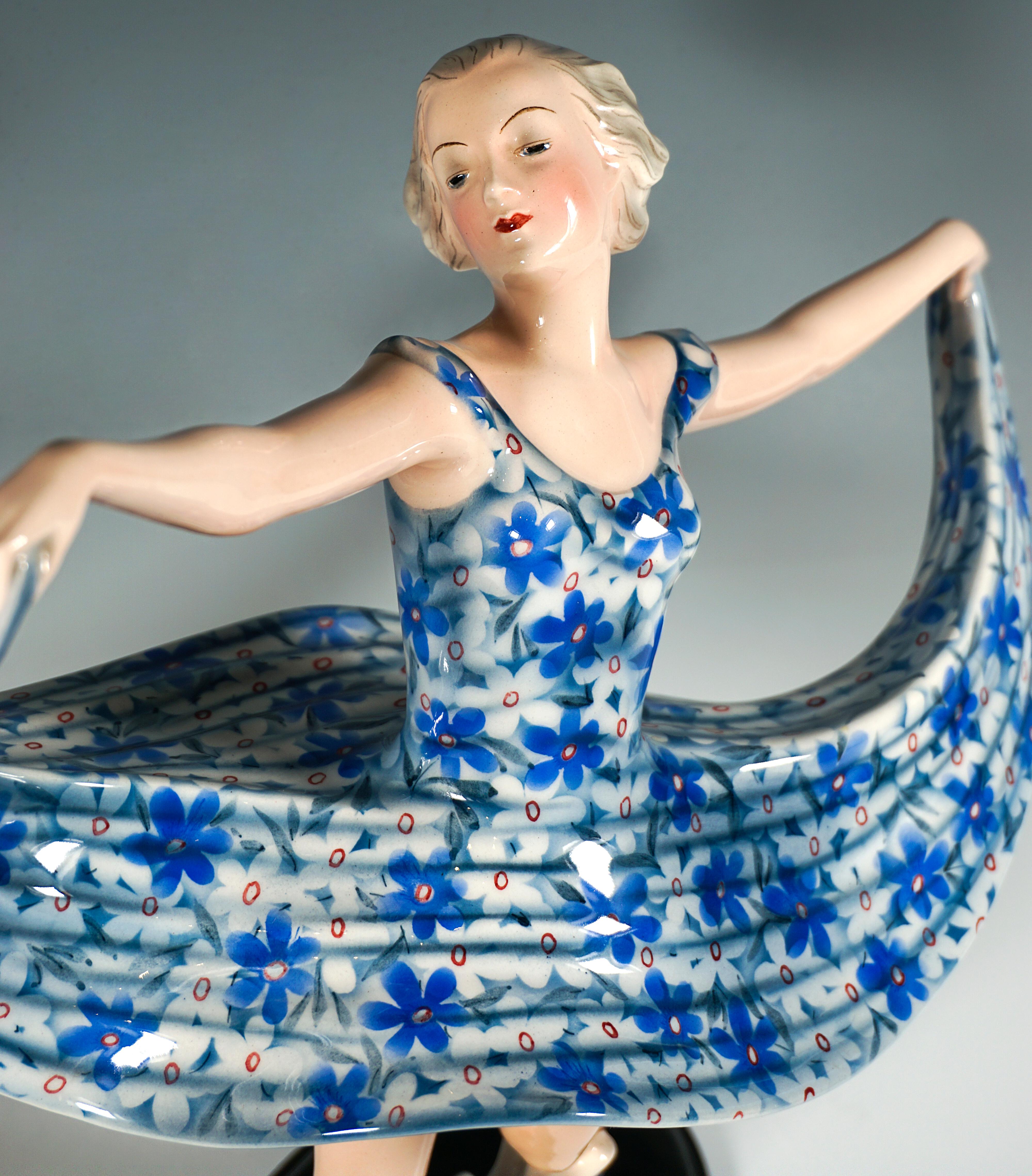 Ceramica Goldscheider Vienna Art Déco Danzatrice aggraziata in movimento rotatorio, CIRCA 1940 in vendita