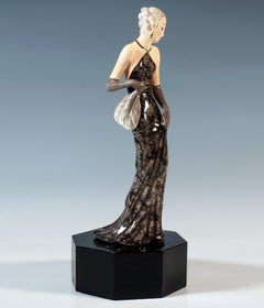 Goldscheider Wien Figur 'Abendkleid' von Josef Lorenzl, um 1935
