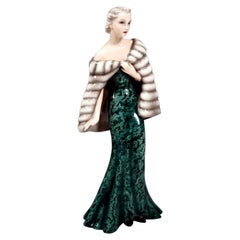 Figurina Goldscheider Vienna 'Abito da sera' di Claire Herczeg, 1938 circa